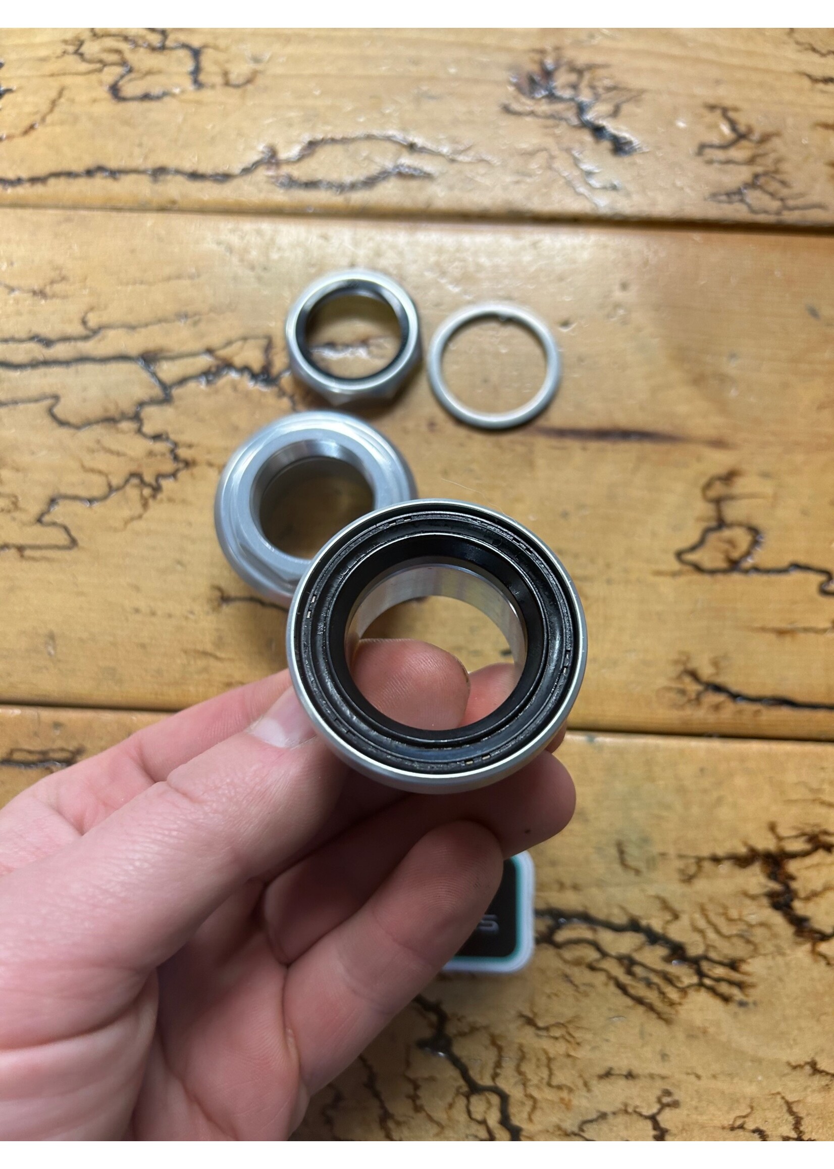SHIMANO Shimano Deore XT HP-M741 1 1/8 Inch Threaded Headset NOS