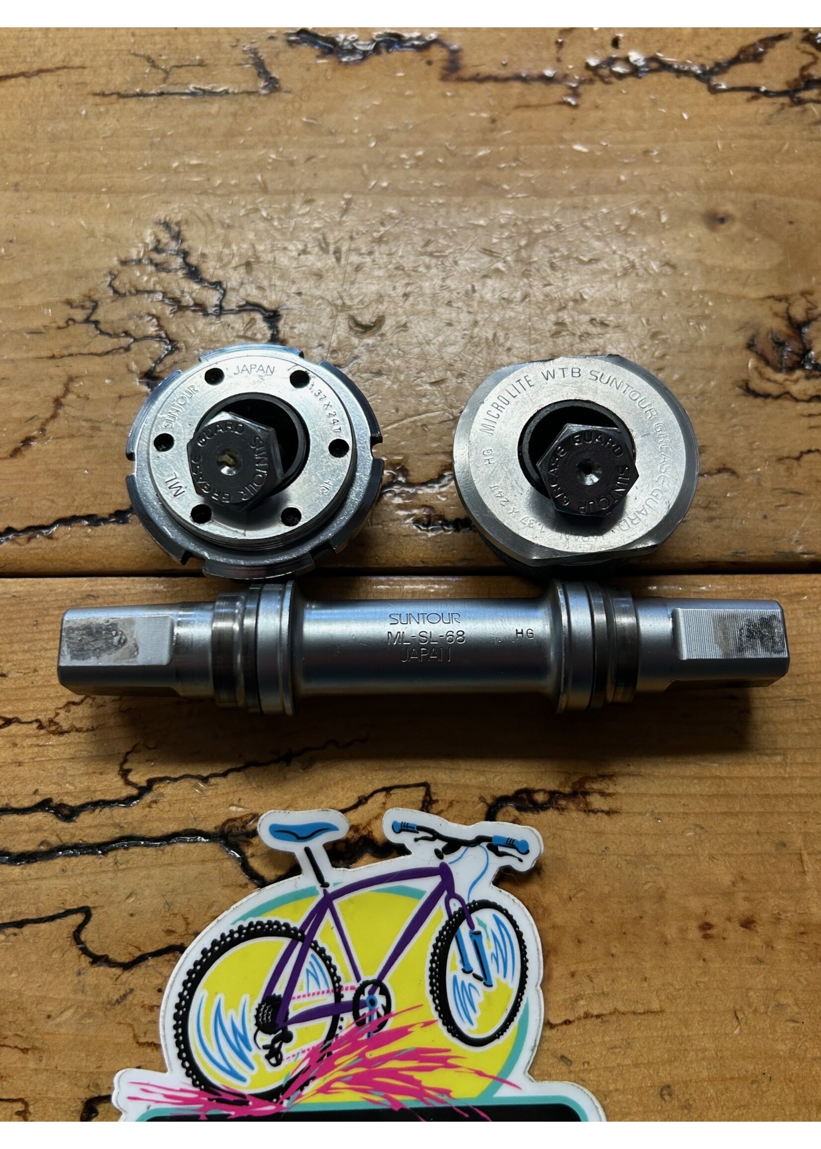 Suntour Suntour Grease Guard 68x115 Square Taper Bottom Bracket