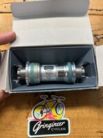 SHIMANO Shimano Ultegra BB-6500 109.5mm Italian Octalink V1 Bottom Bracket NOS