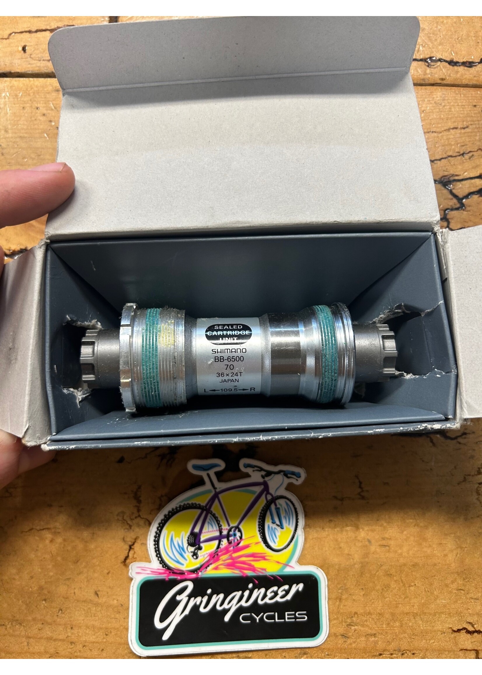 SHIMANO Shimano Ultegra BB-6500 109.5mm Italian Octalink V1 Bottom Bracket NOS