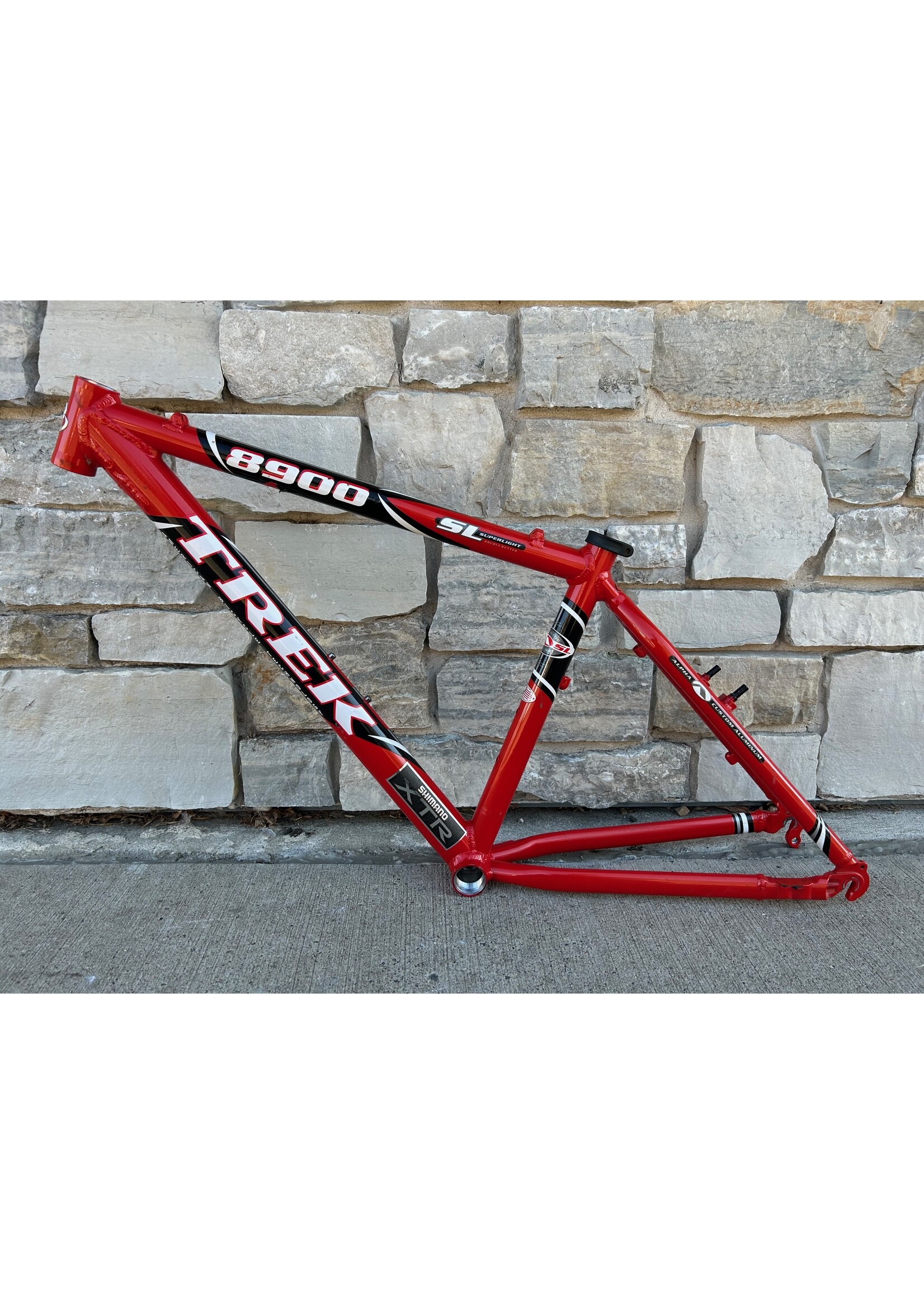 Trek 1999 16.5"  Trek 8900 Frame