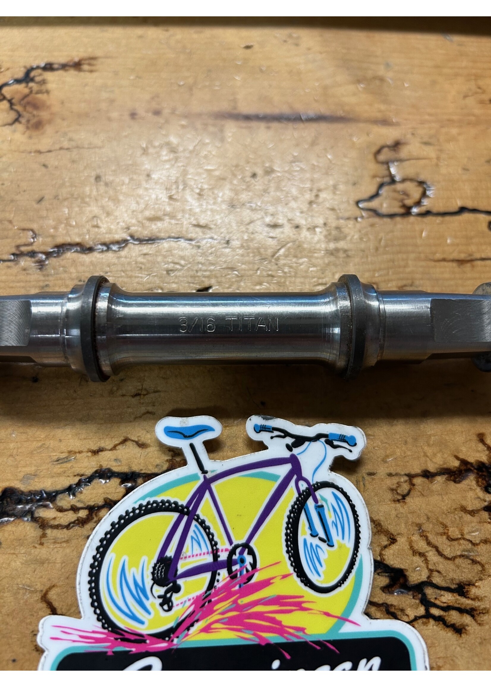 Sugino Sugino 113mm MW-68 Titan Titanium Square Taper Bottom Bracket Spindle With Bolts