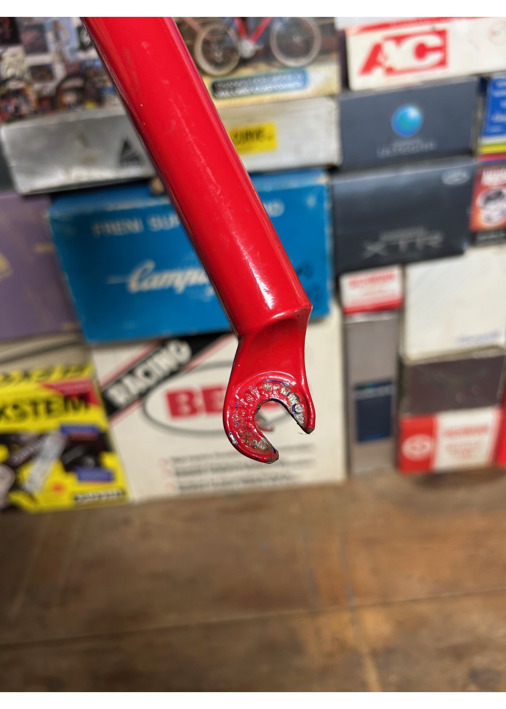 Spinner Spinner Red 26" 1 1/8 Threaded Fork