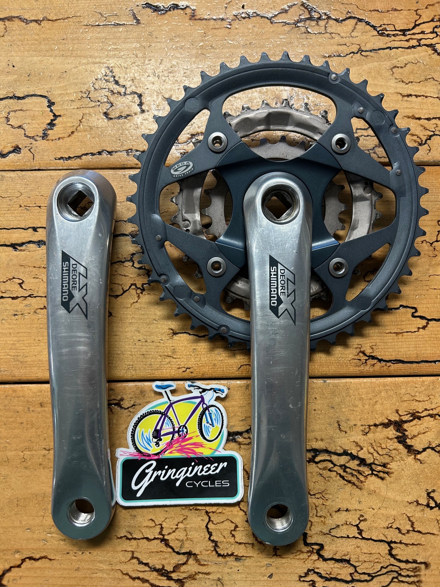 Shimano Deore LXクランクセットFC-M572 Shimano Deore LX FC-M572 crankset, 175mm, 44/32/22 w/ BB