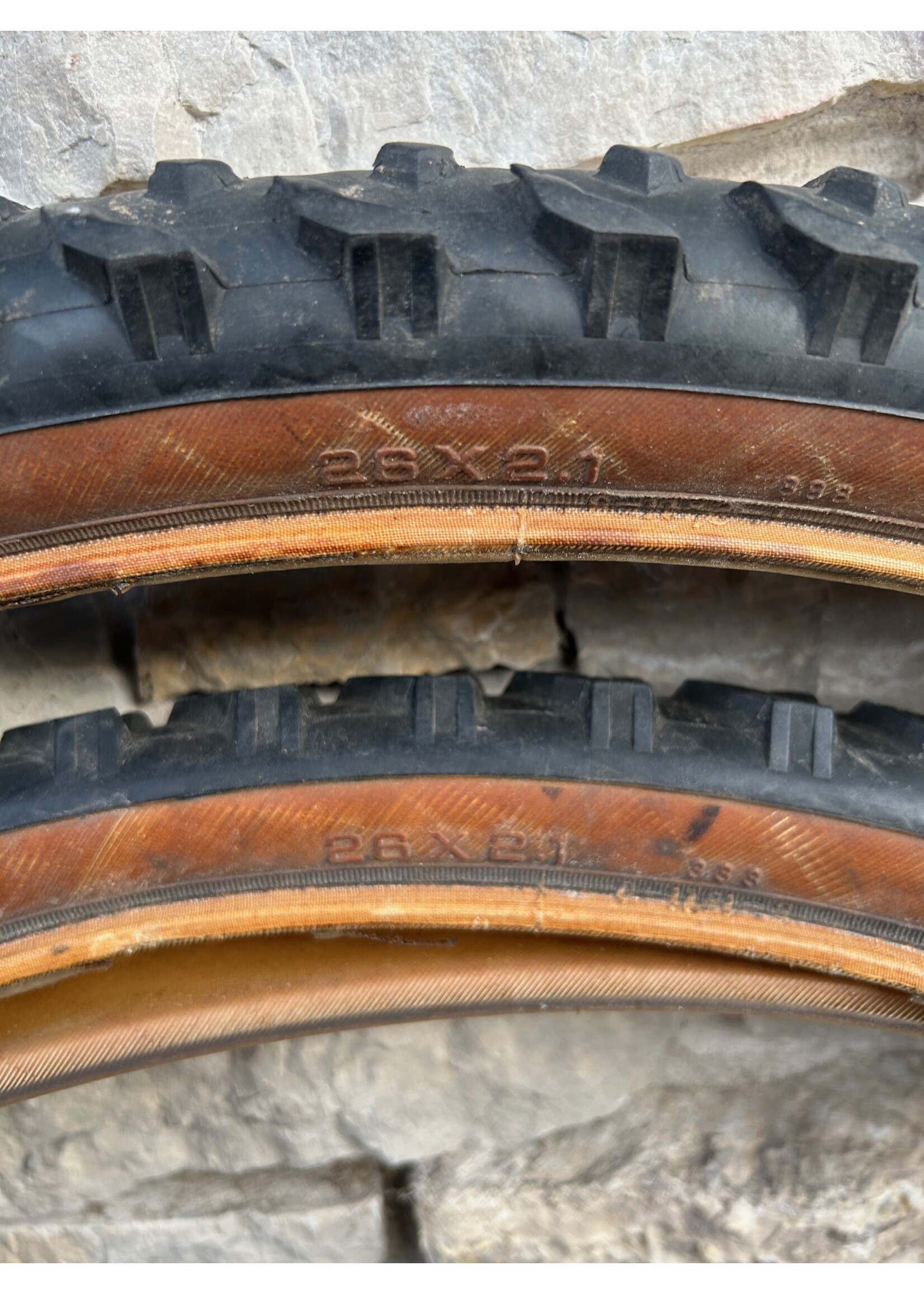 Kona Kona Scratch and Sniff 26x2.1 Wire Bead Tires