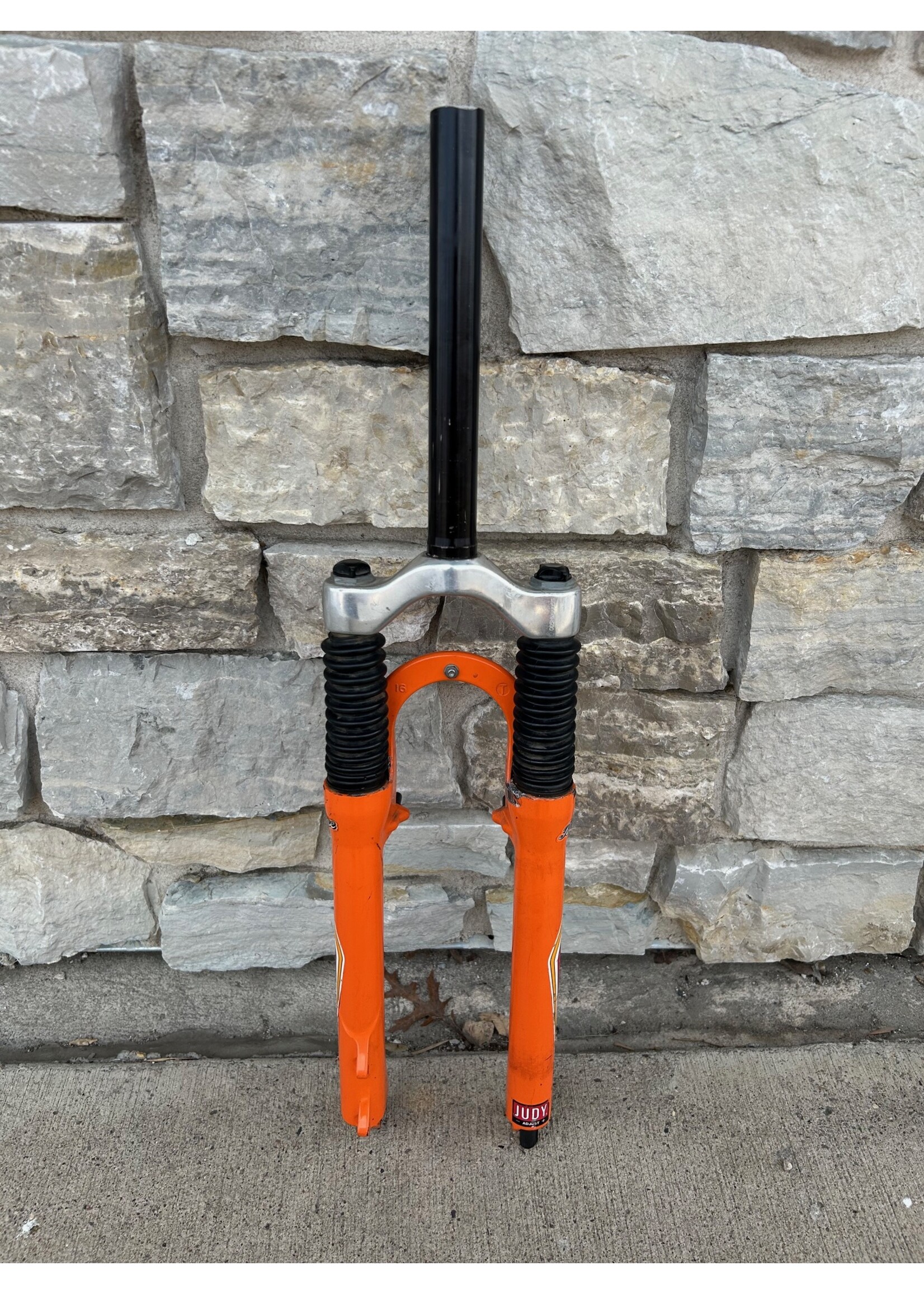 Rock Shox Rock Shox Judy Race 1 1/8 26" Rim or Disc Brake Suspenion Fork