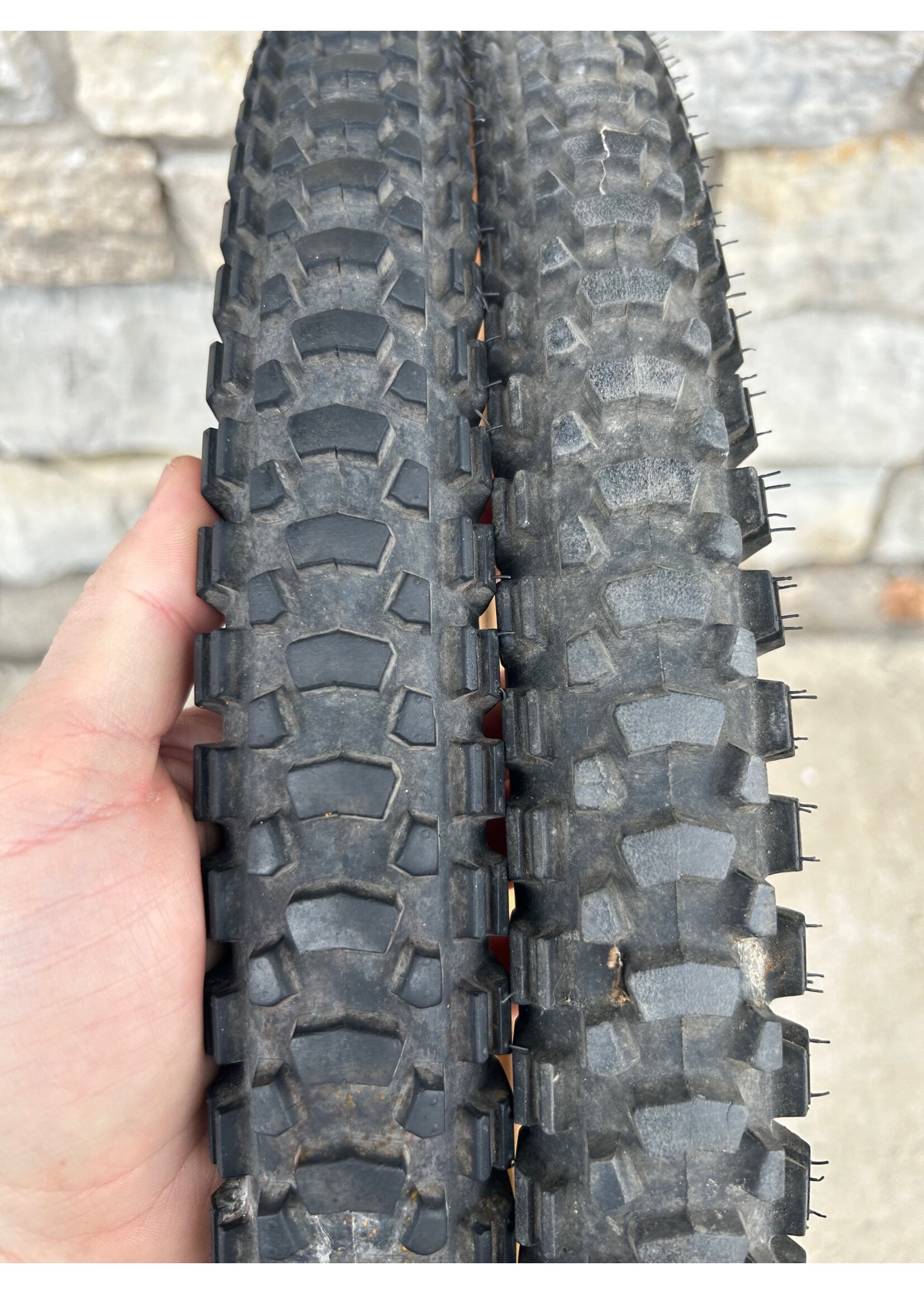 Tioga Tioga Wonder Dawg 26x1.95 Tire Set
