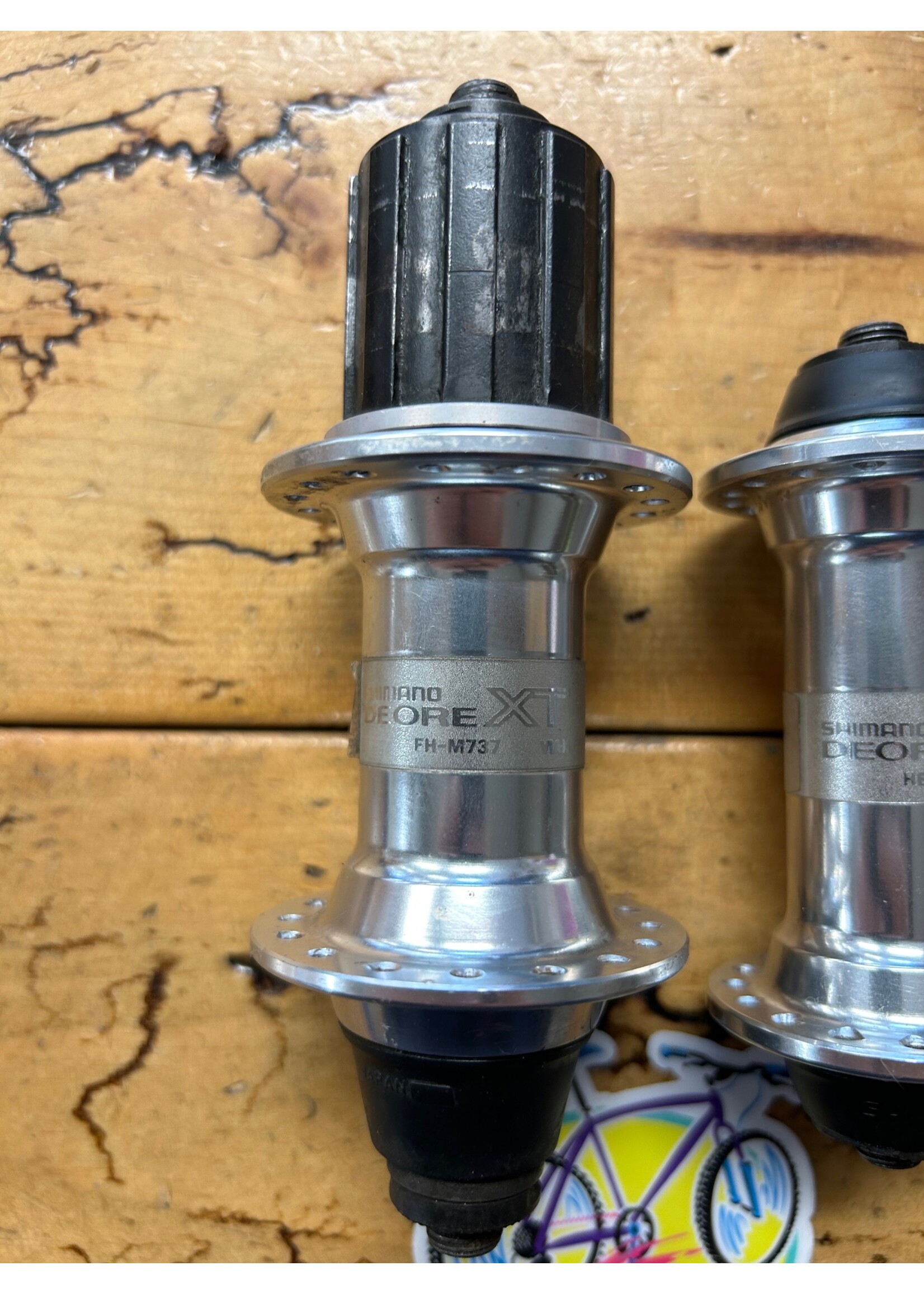 SHIMANO Shimano Deore XT M737 32 Hole Hub Set