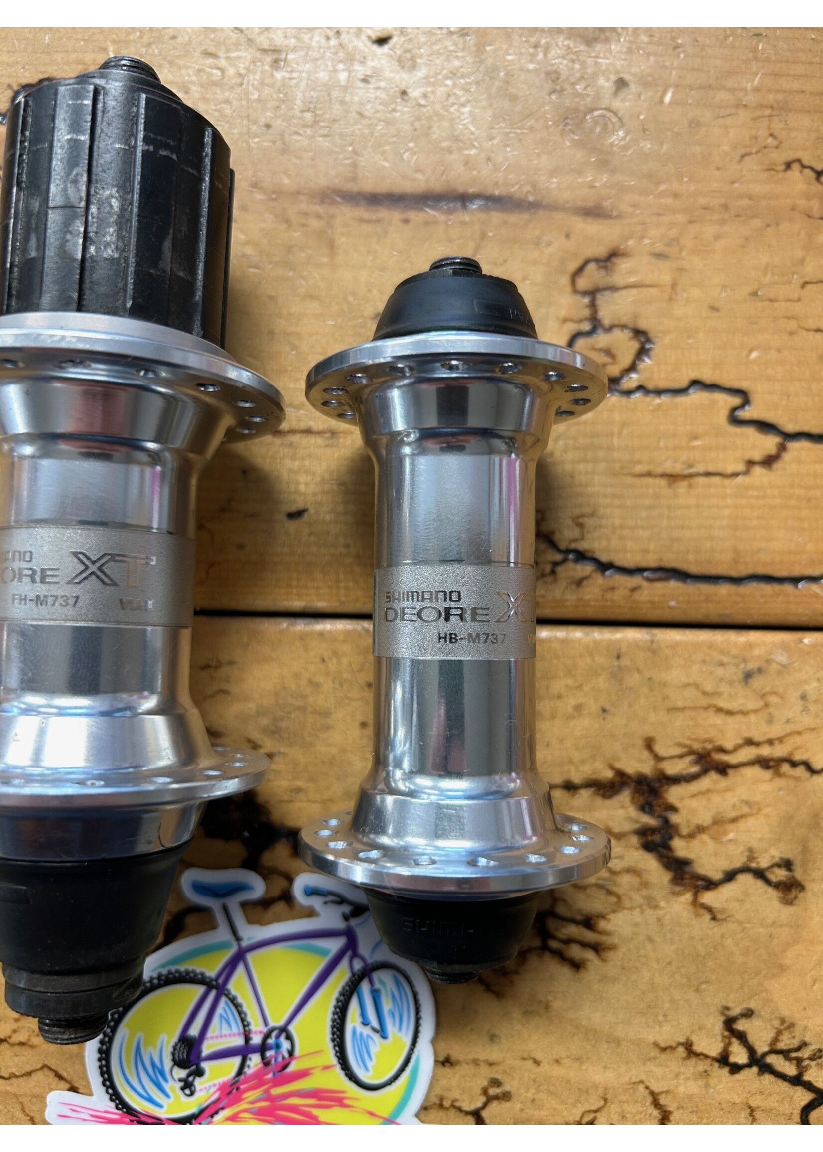 SHIMANO Shimano Deore XT M737 32 Hole Hub Set