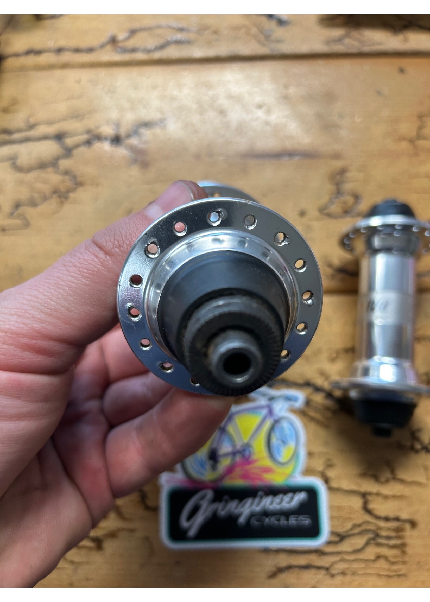 SHIMANO Shimano Deore XT M737 32 Hole Hub Set