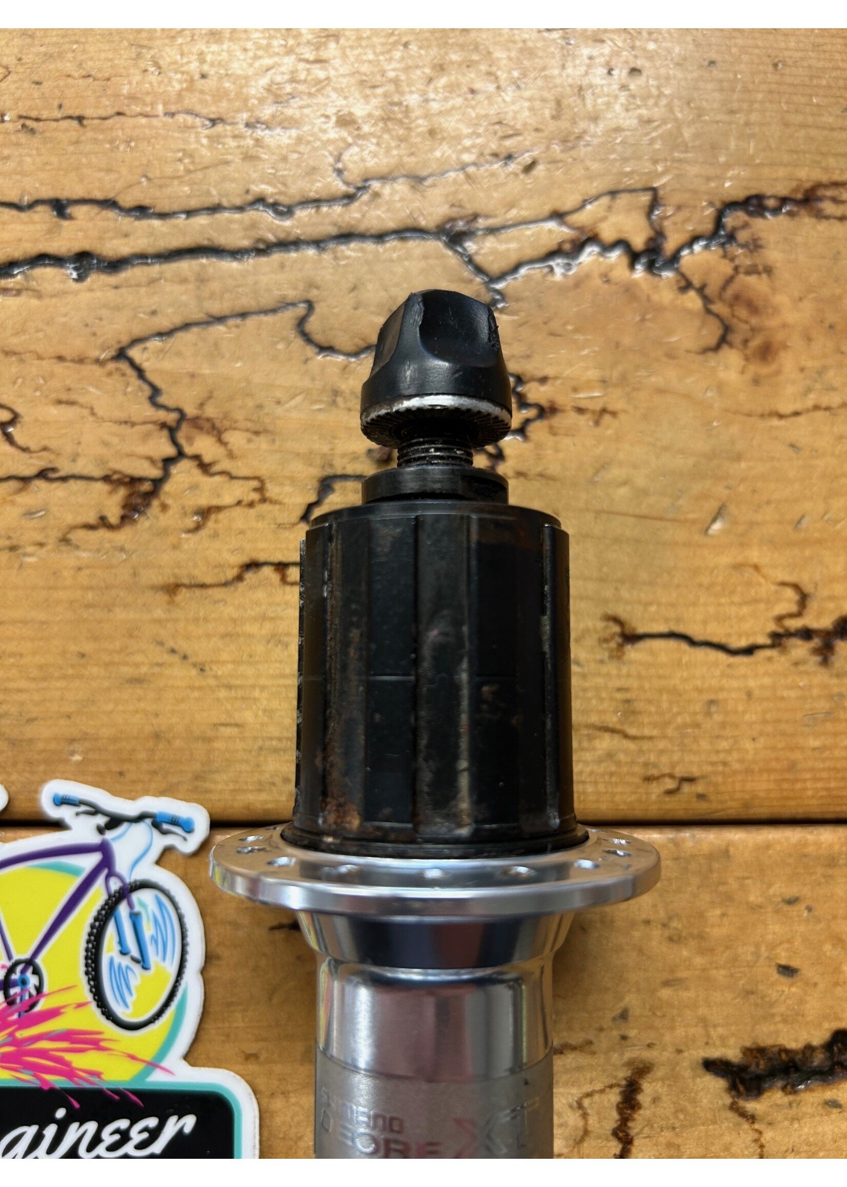 SHIMANO Shimano Deore XT M737 32 Hole Rear Hub