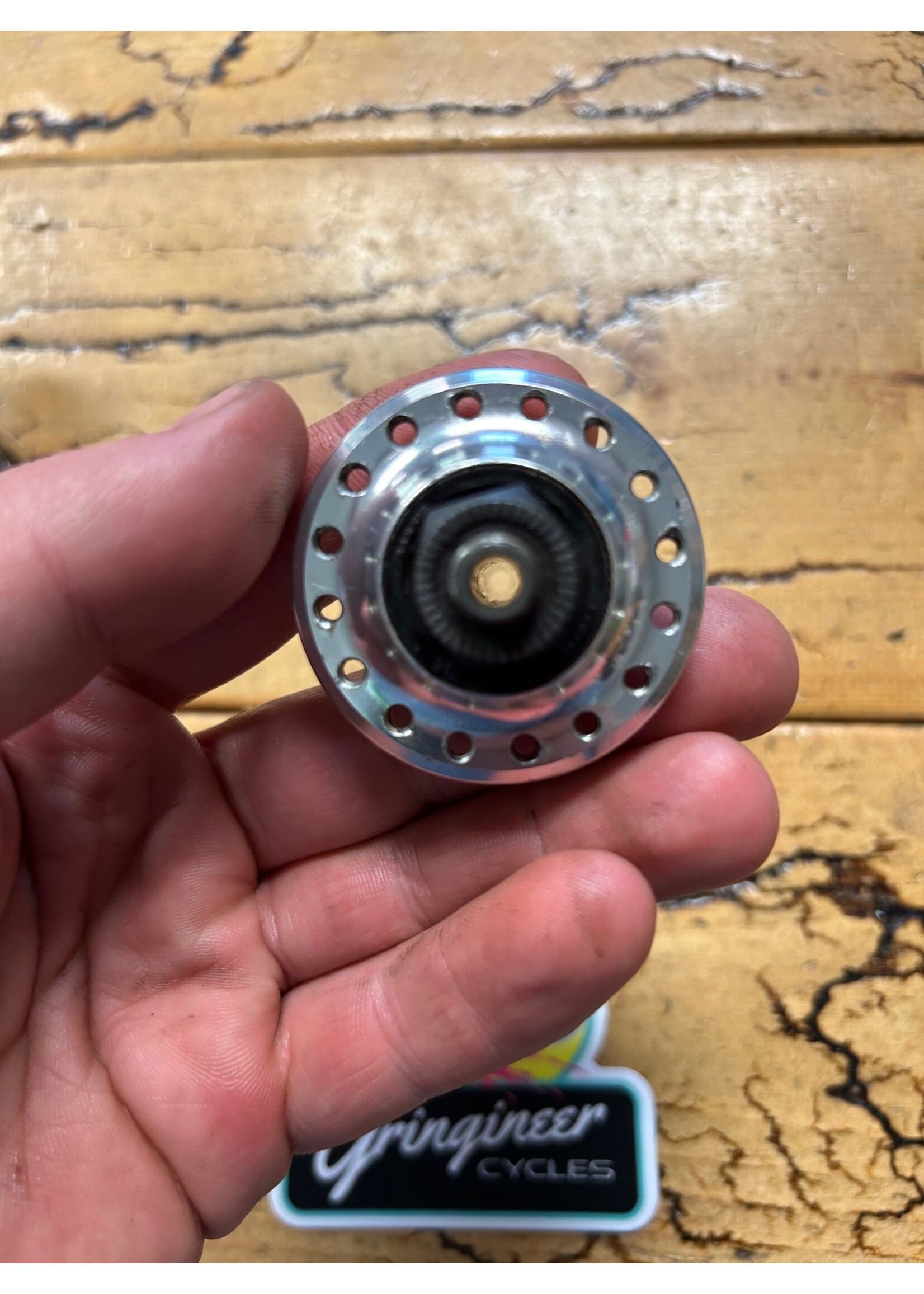 Suntour Suntour Cyclone 7000 32 Hole QR Hub Set