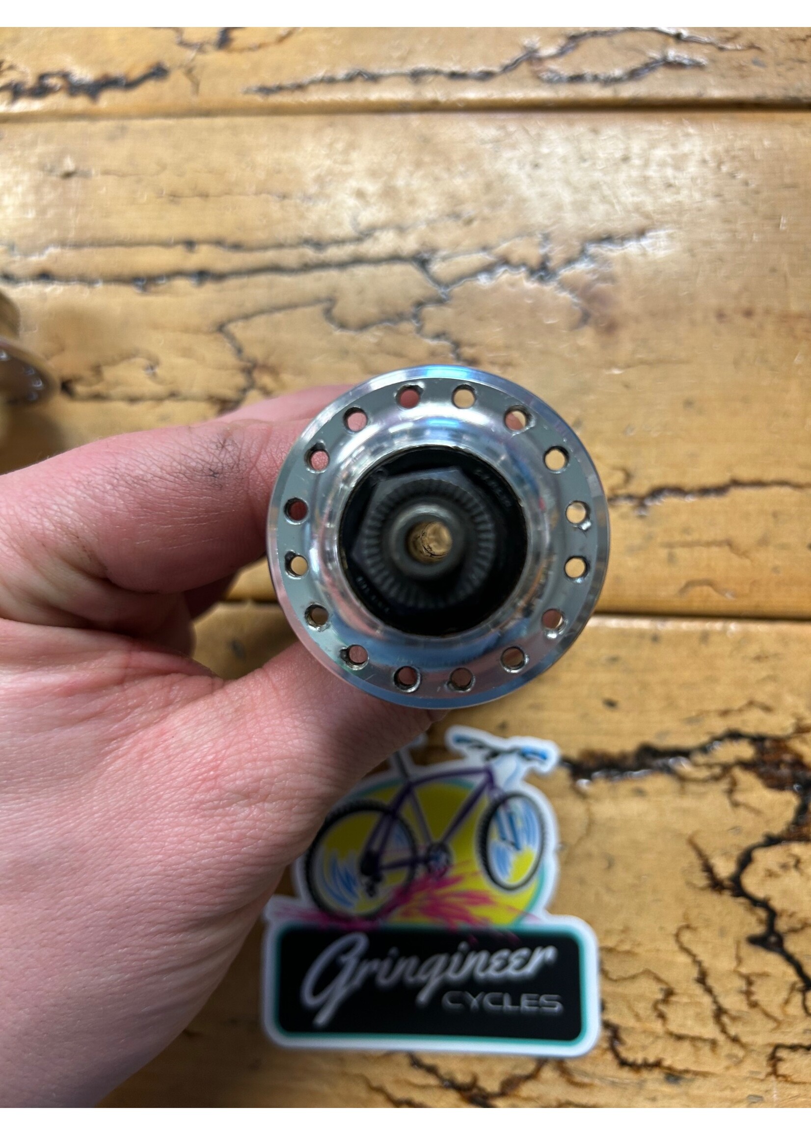 Suntour Suntour Cyclone 7000 32 Hole QR Hub Set