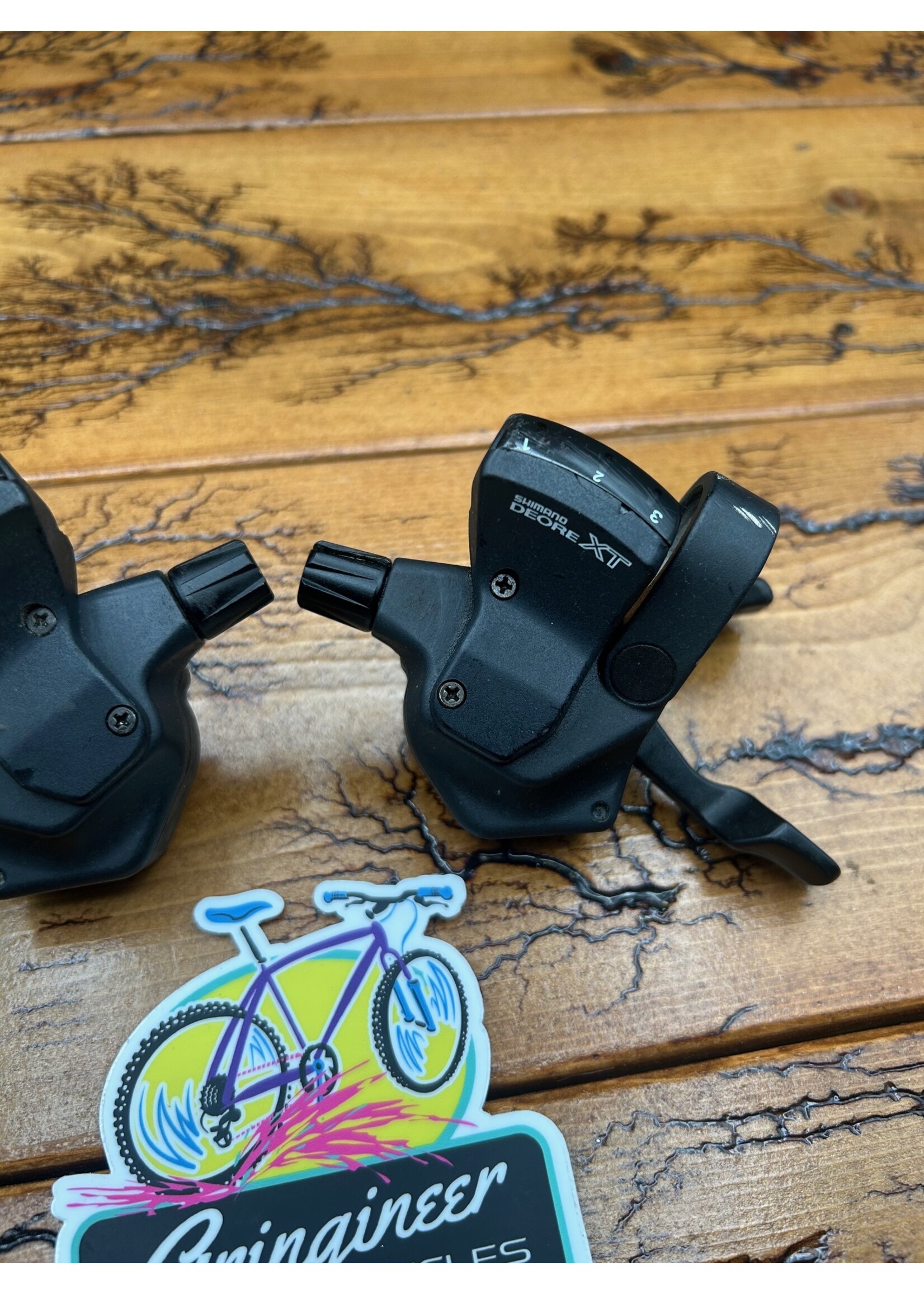 SHIMANO Shimano Deore XT SL-M740 3x8 Shifters