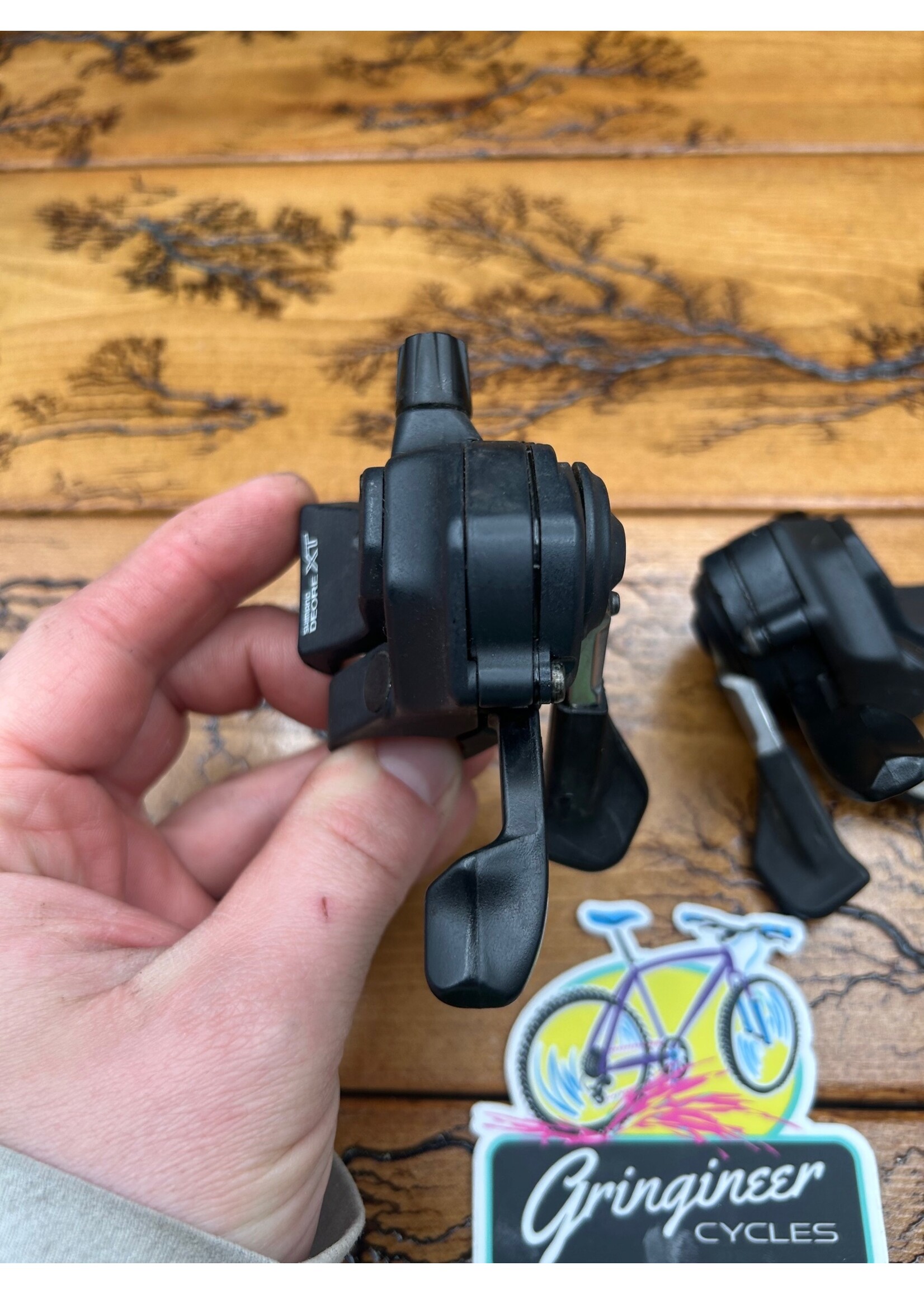 SHIMANO Shimano Deore XT SL-M740 3x8 Shifters