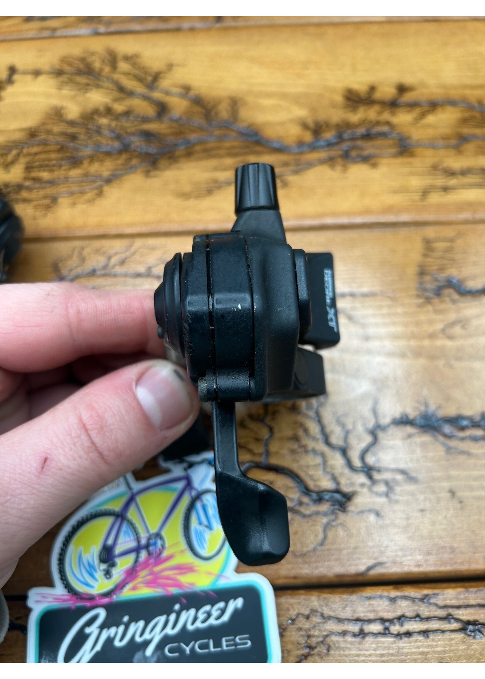 SHIMANO Shimano Deore XT SL-M740 3x8 Shifters