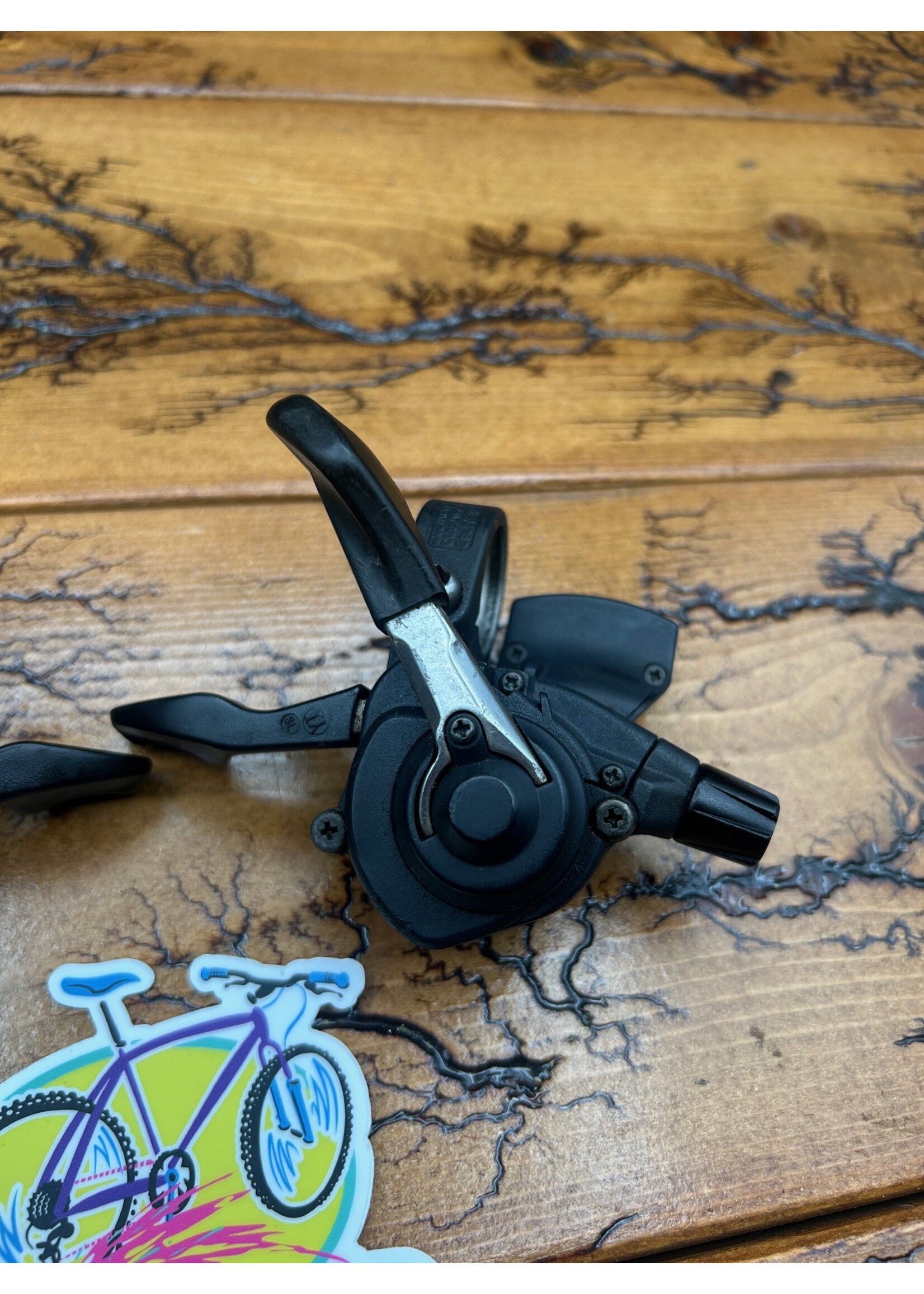 SHIMANO Shimano Deore XT SL-M740 3x8 Shifters