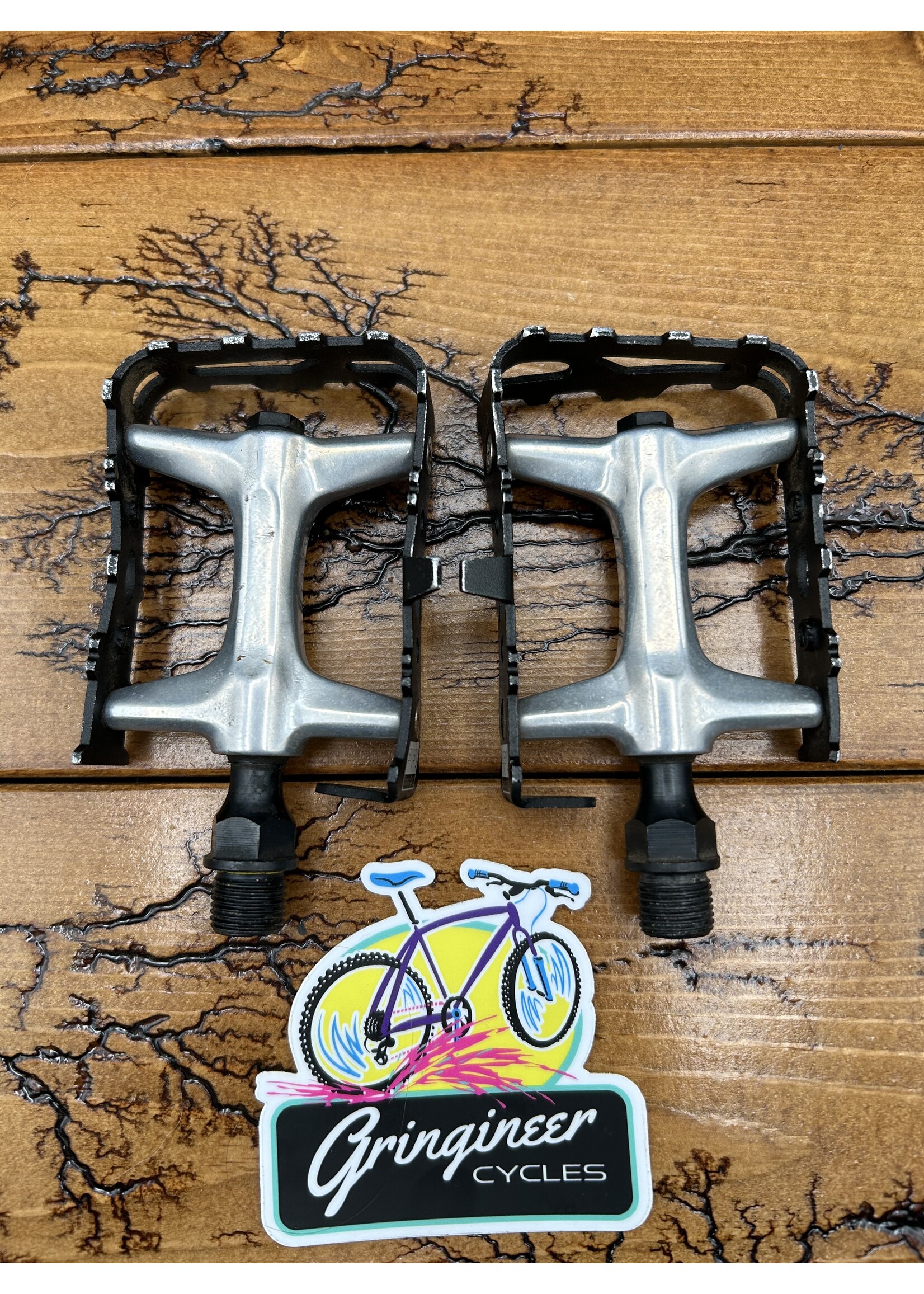 ODYSSEY Odyssey Svelte 9/16 Black and Silver Pedals