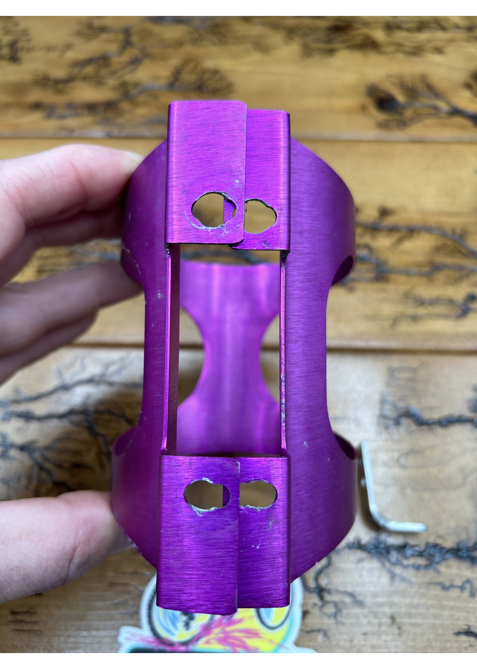 Ringle Ringle H2O Purple Bottle Cage With Hardware