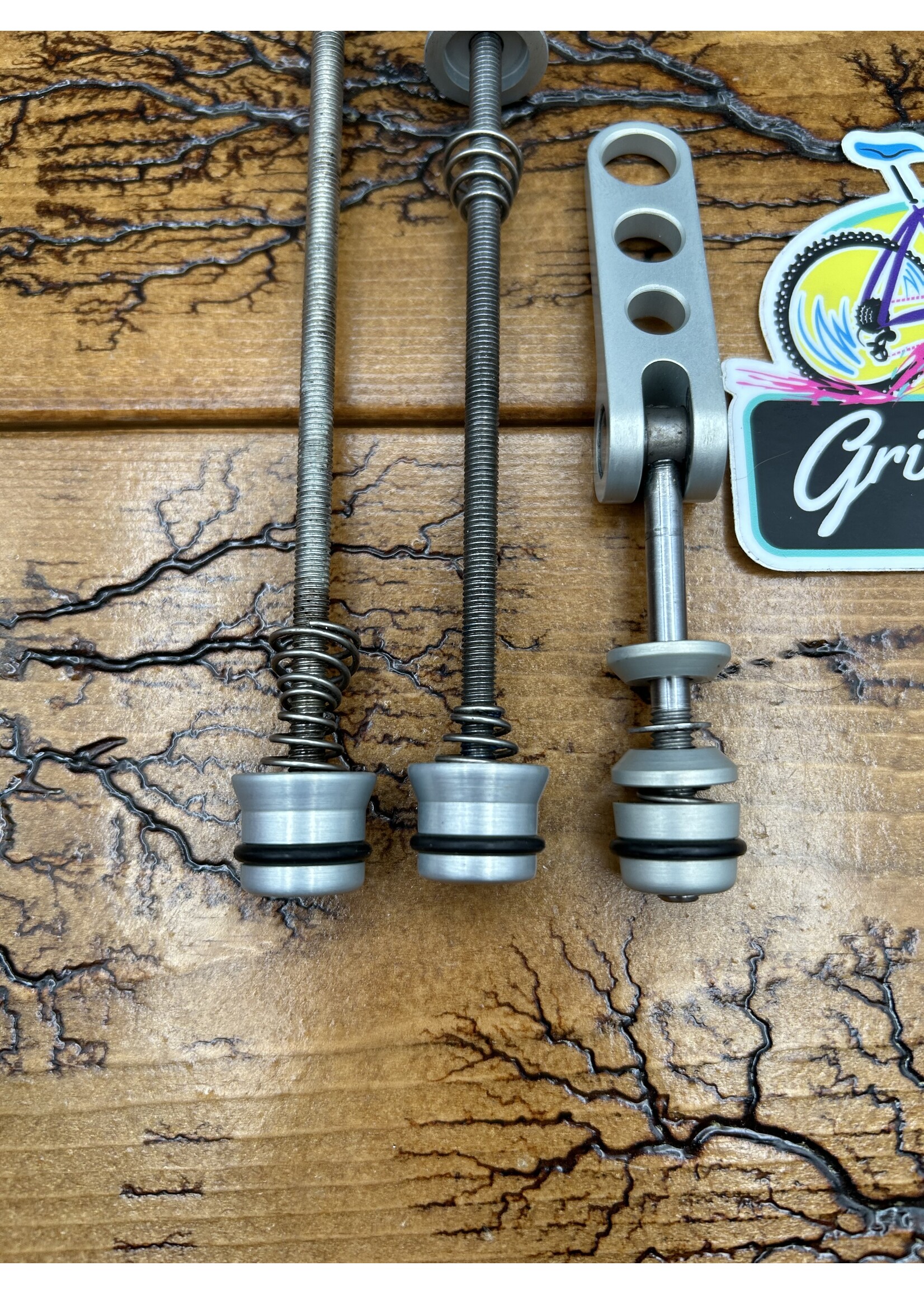 Ringle Ringle Silver Cam Twist Skewer Set