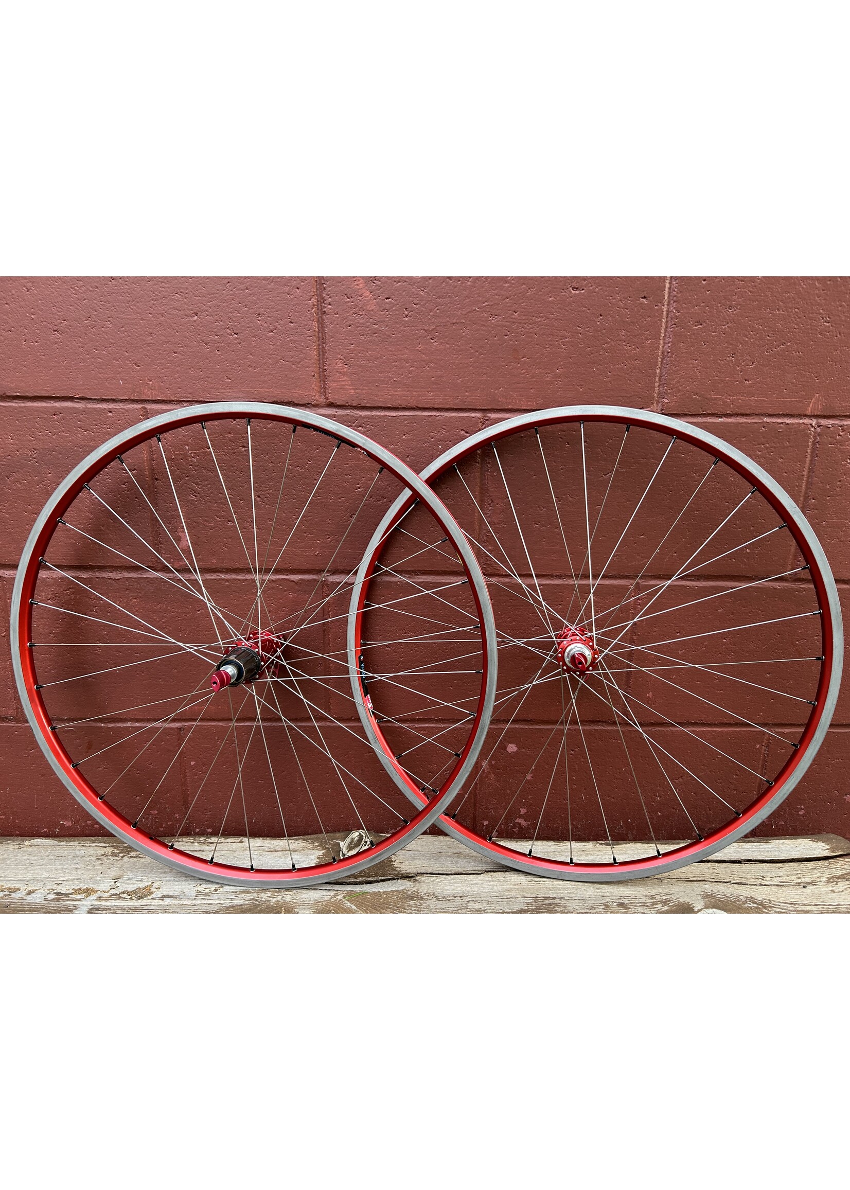 Chris King Sun CR17A Chris King Adventure Components APX8 26" Red Anodized Wheelset