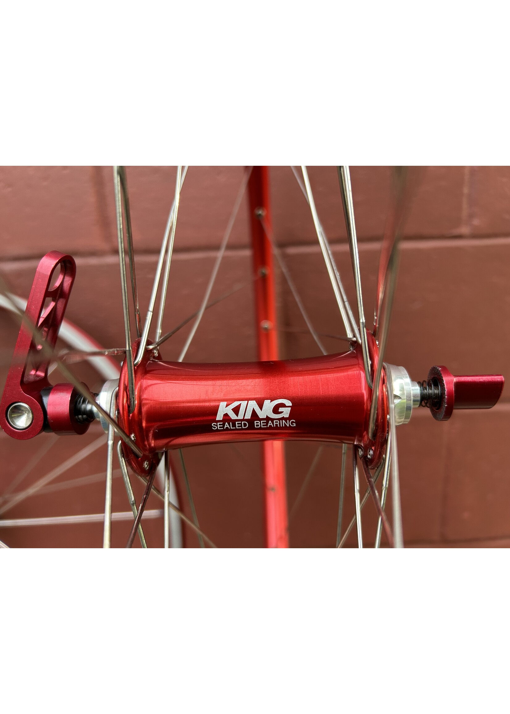 Chris King Sun CR17A Chris King Adventure Components APX8 26" Red Anodized Wheelset