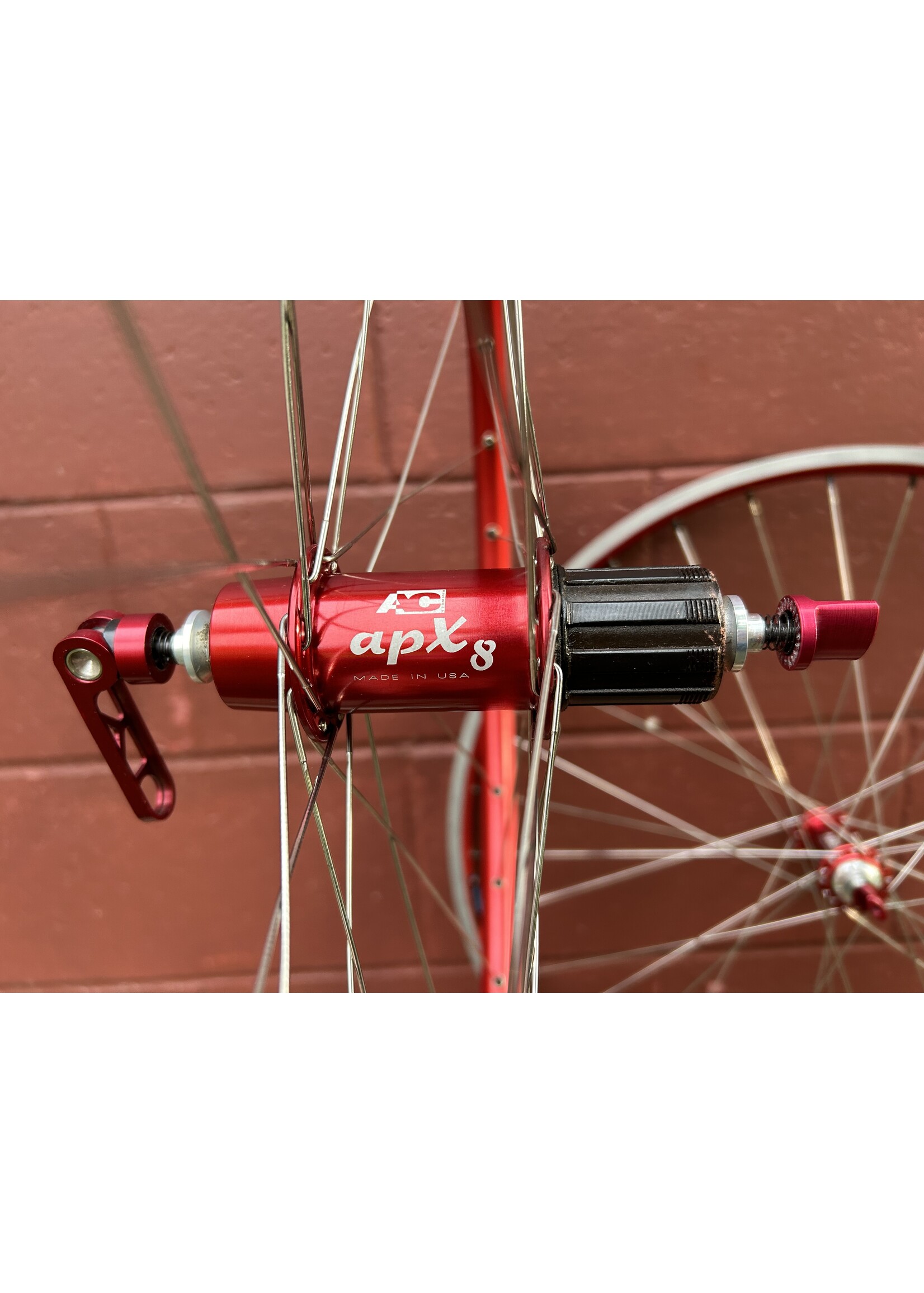 Chris King Sun CR17A Chris King Adventure Components APX8 26" Red Anodized Wheelset