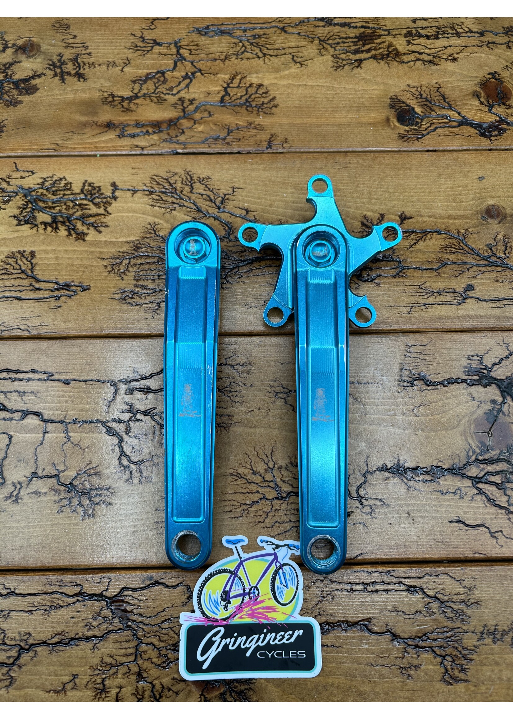 Ultimate Machine Works Ultimate Machine Works Triple 175mm Turquoise Anodized Crankset
