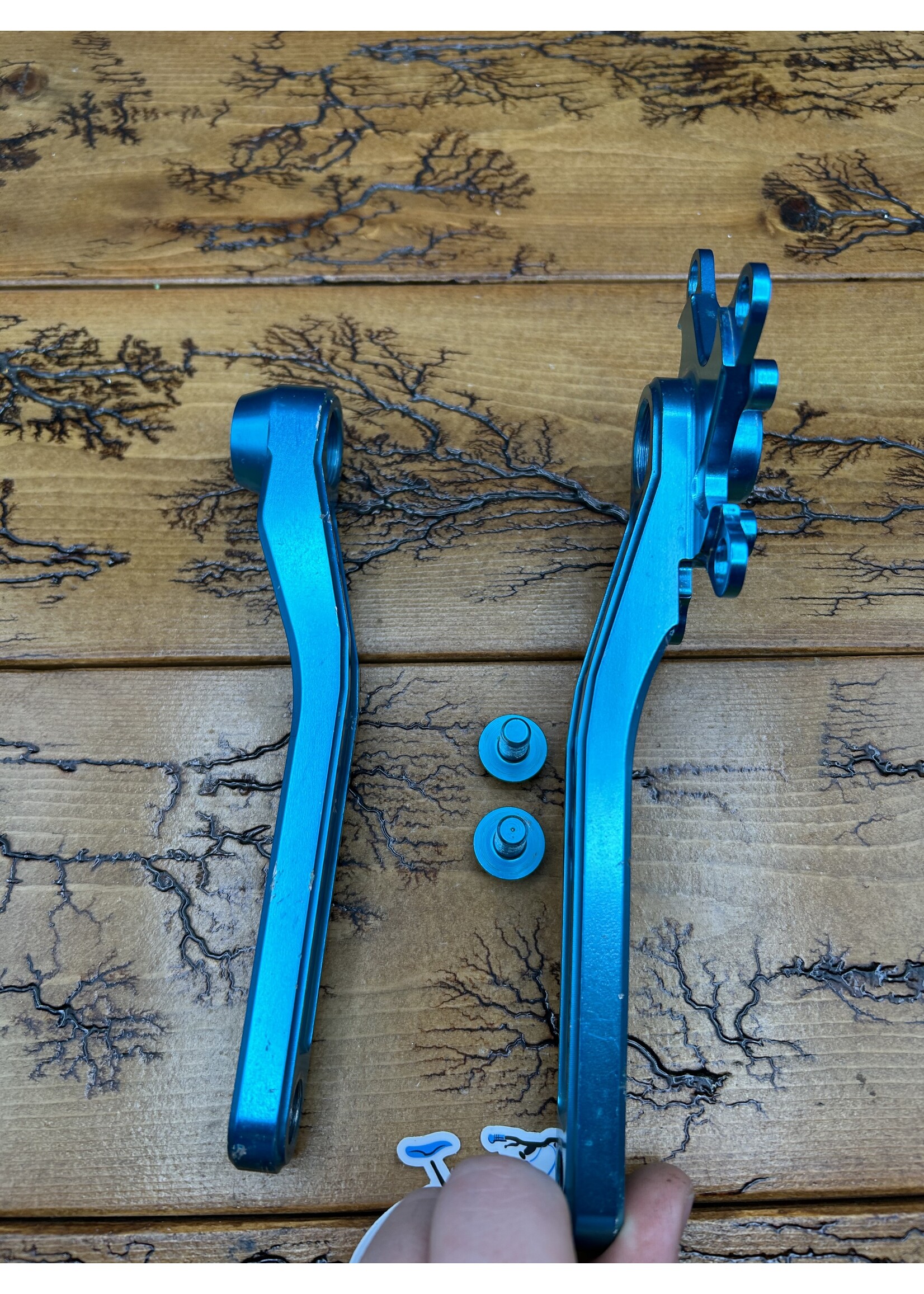 Ultimate Machine Works Ultimate Machine Works Triple 175mm Turquoise Anodized Crankset