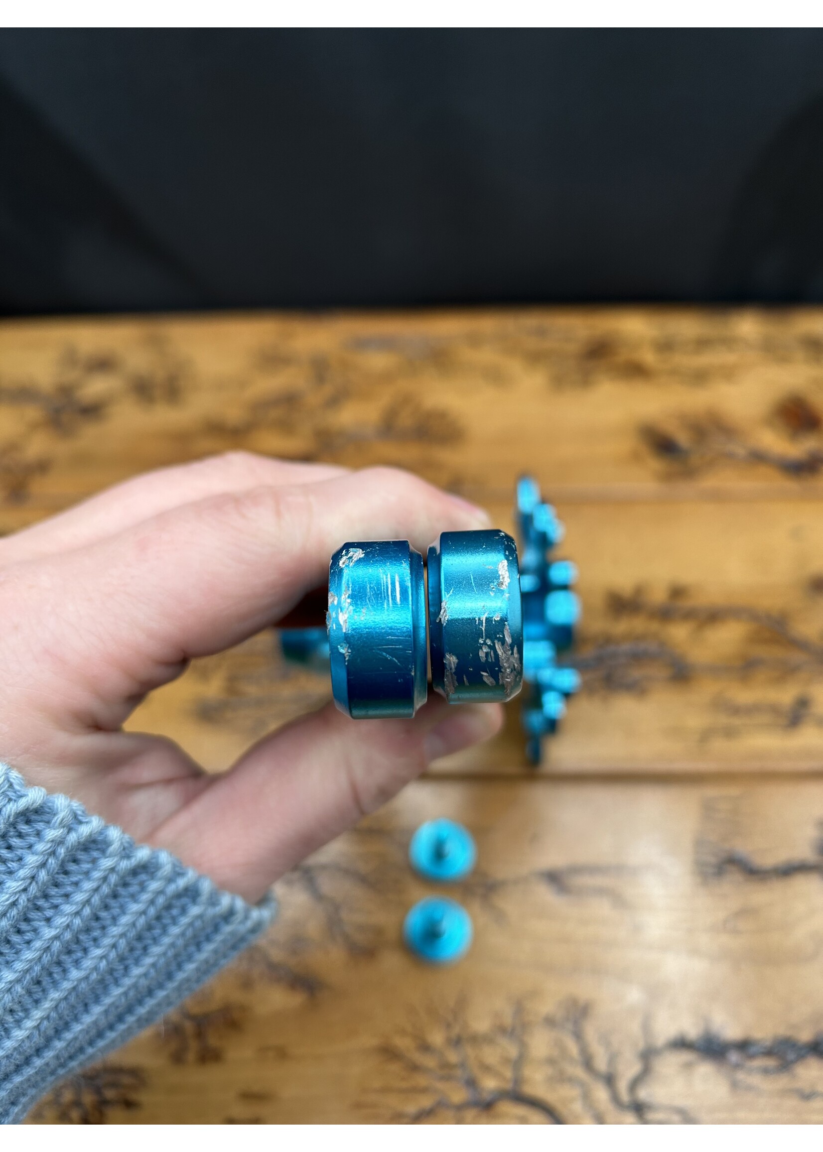 Ultimate Machine Works Ultimate Machine Works Triple 175mm Turquoise Anodized Crankset