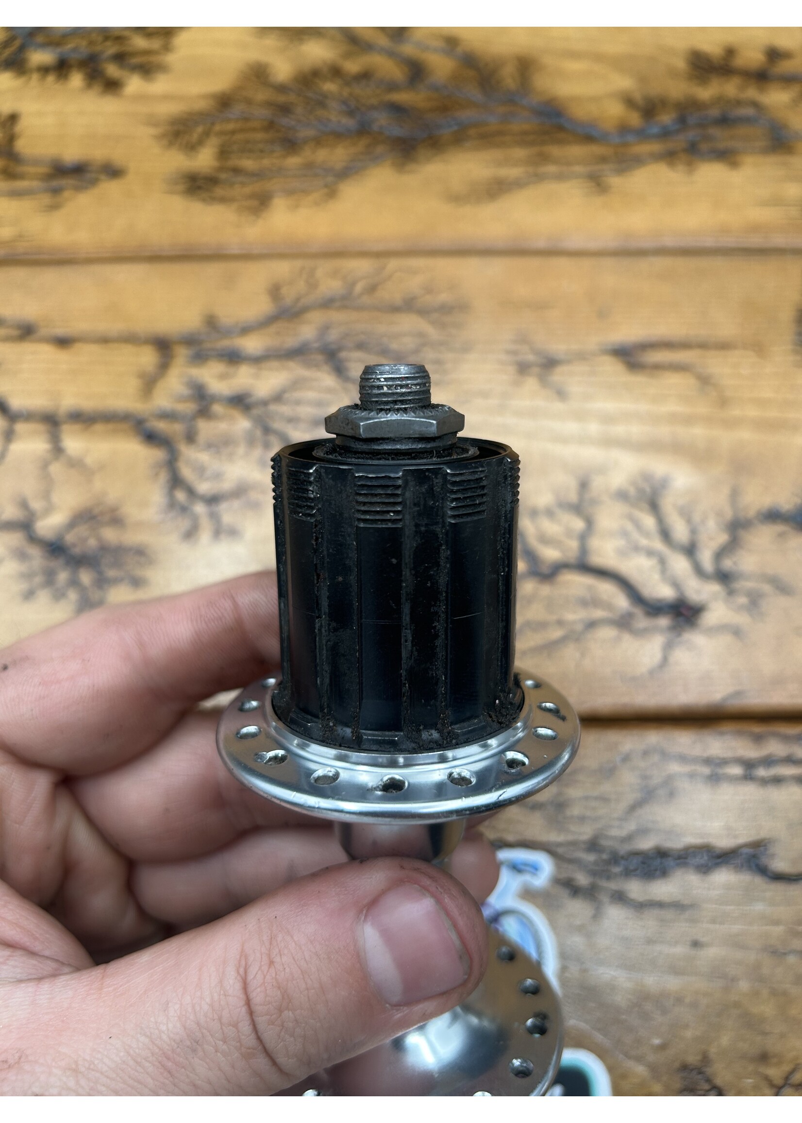 SHIMANO Shimano 600 Tri Color FH-6402 32 Hole 130mm Rear Hub