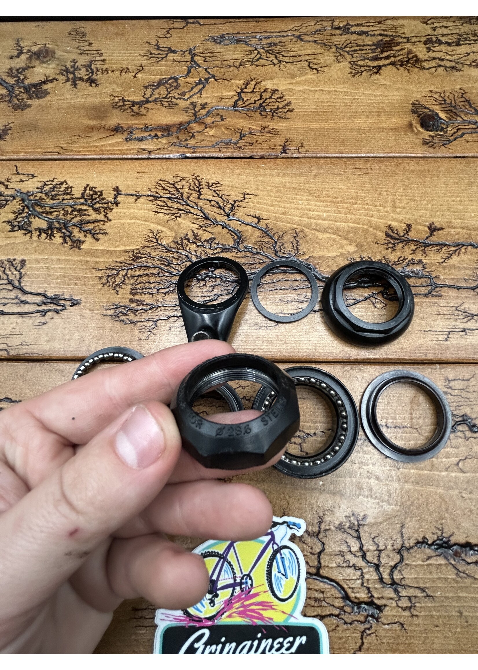 YST YST Evolution 1 1/4 Inch Threaded Headset With Cable Stop