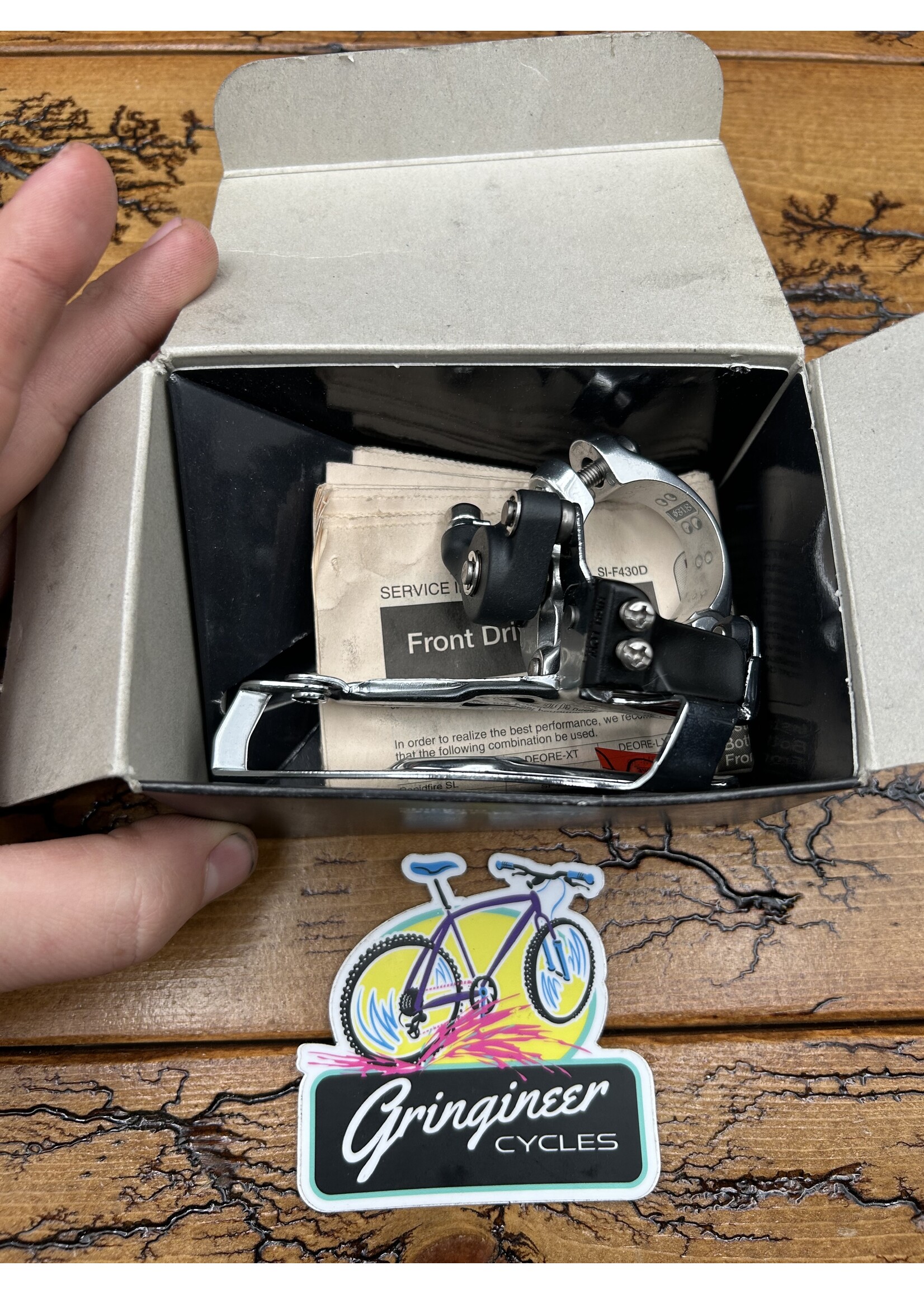 SHIMANO Shimano Deore XT FD-M739 Top Swing Top Pull 31.8mm Front Derailleur NOS