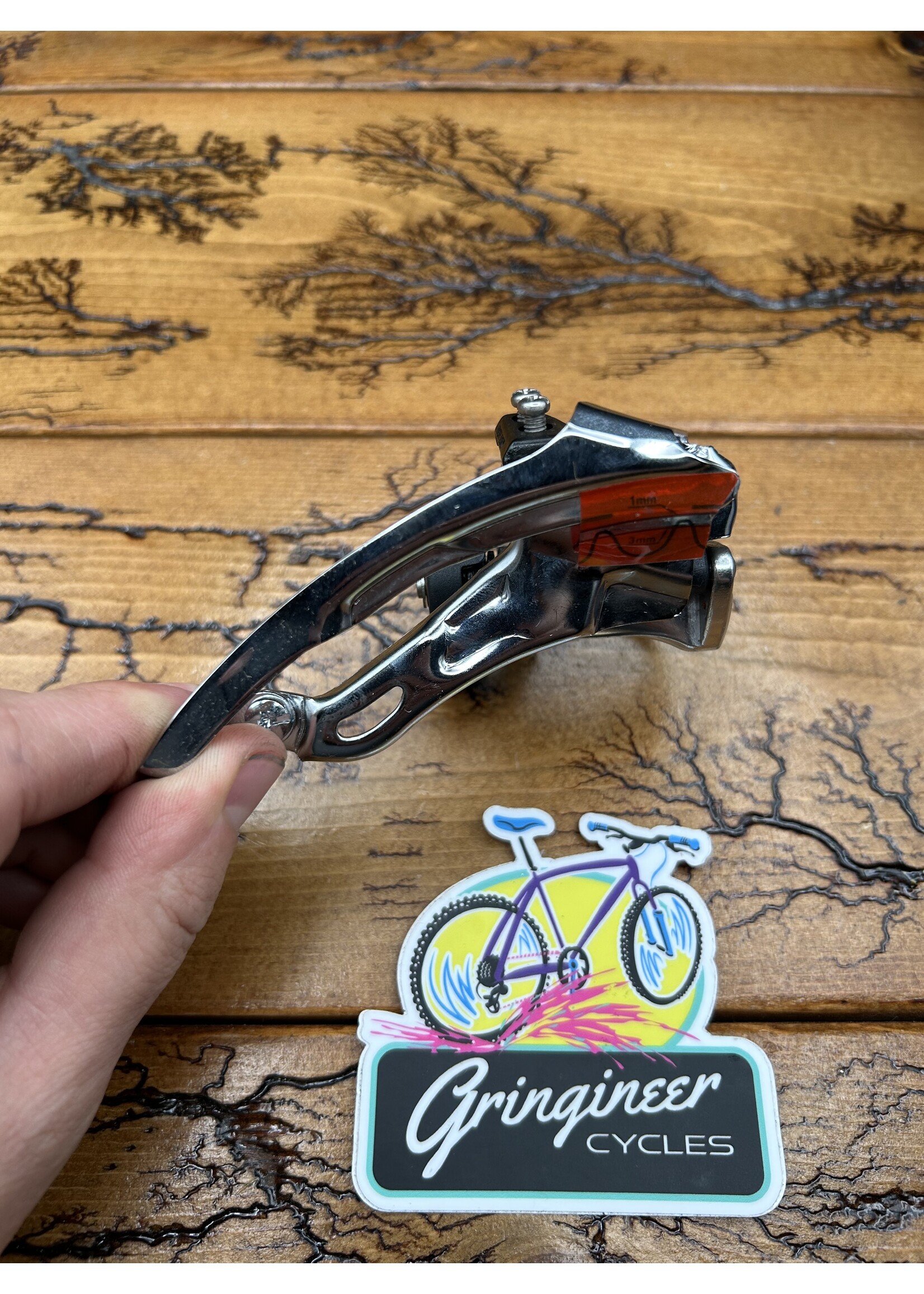 SHIMANO Shimano Deore XT FD-M739 Top Swing Top Pull 31.8mm Front Derailleur NOS