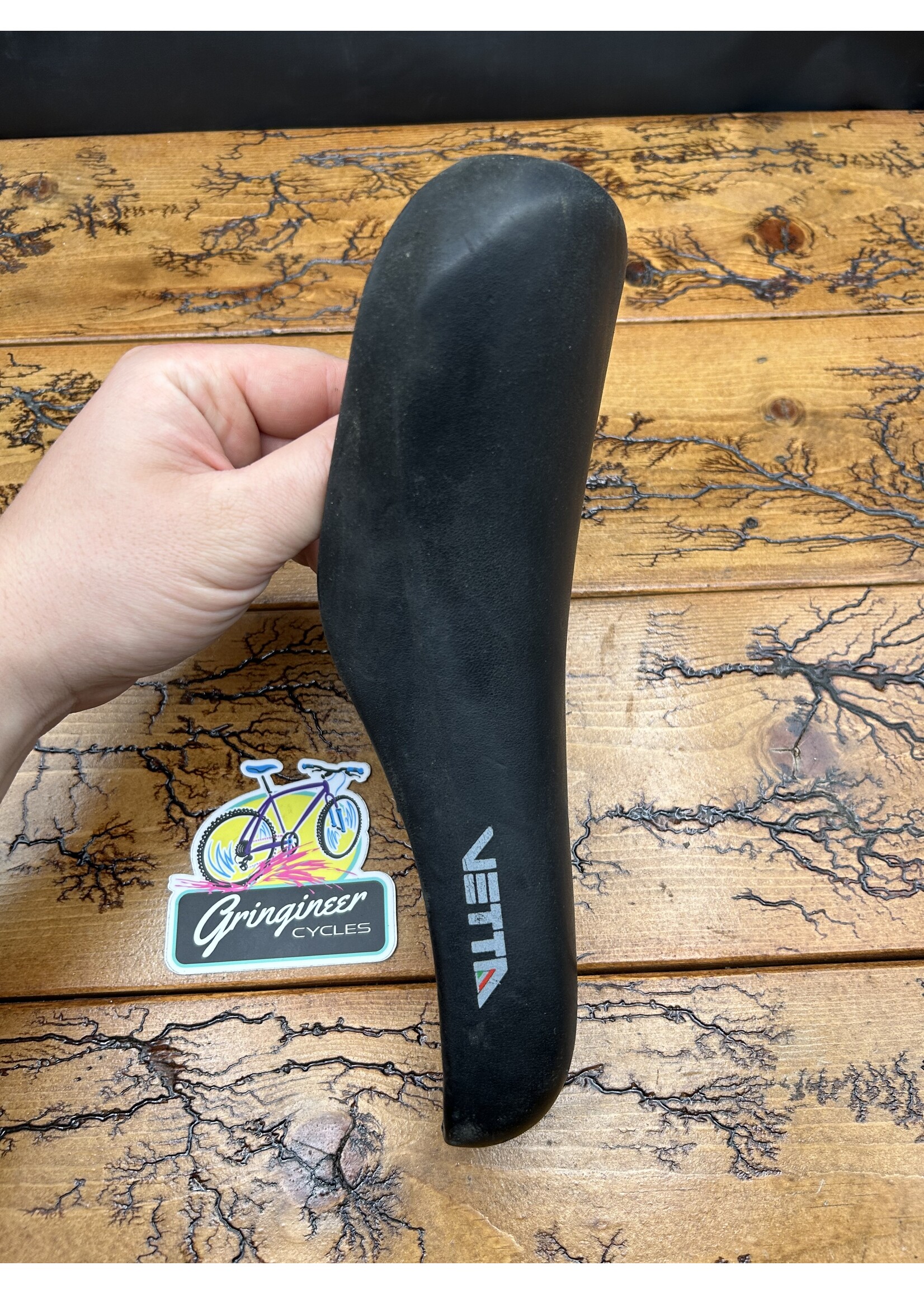 Vetta Vetta Black Saddle