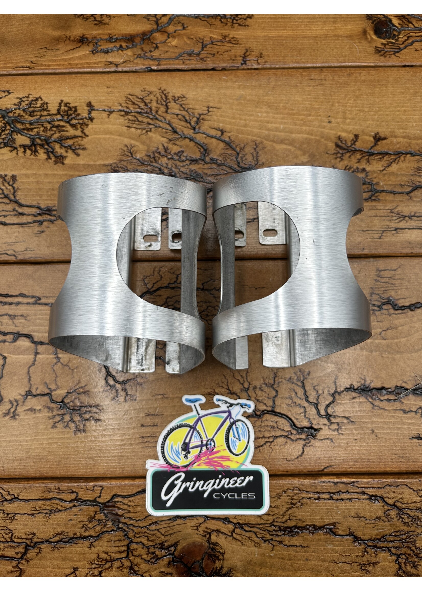 Ringle Pair of Ringle H20 Silver Water Bottle Cage With Hardware