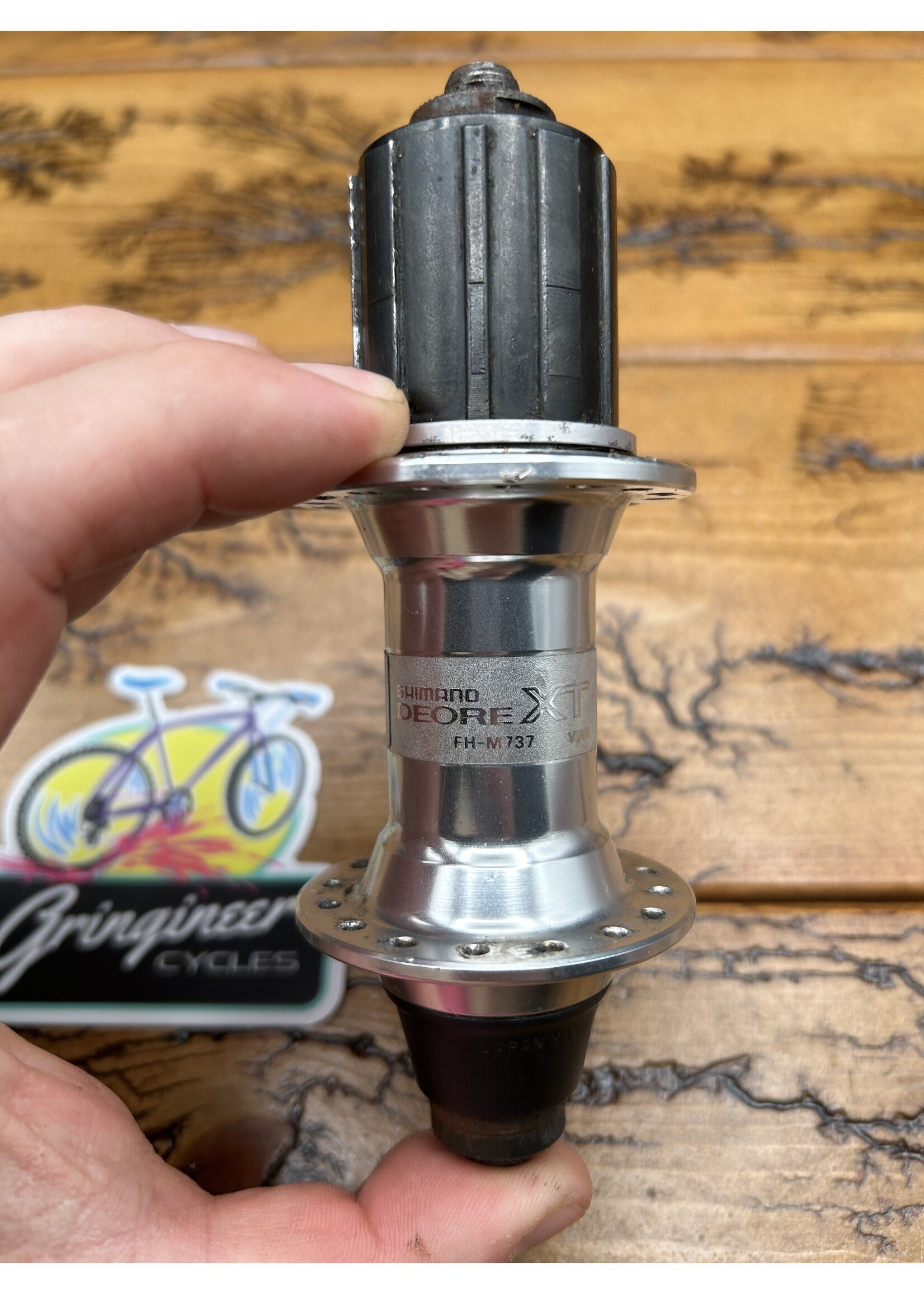 SHIMANO Shimano Deore XT M737 32 Hole Rear Hub