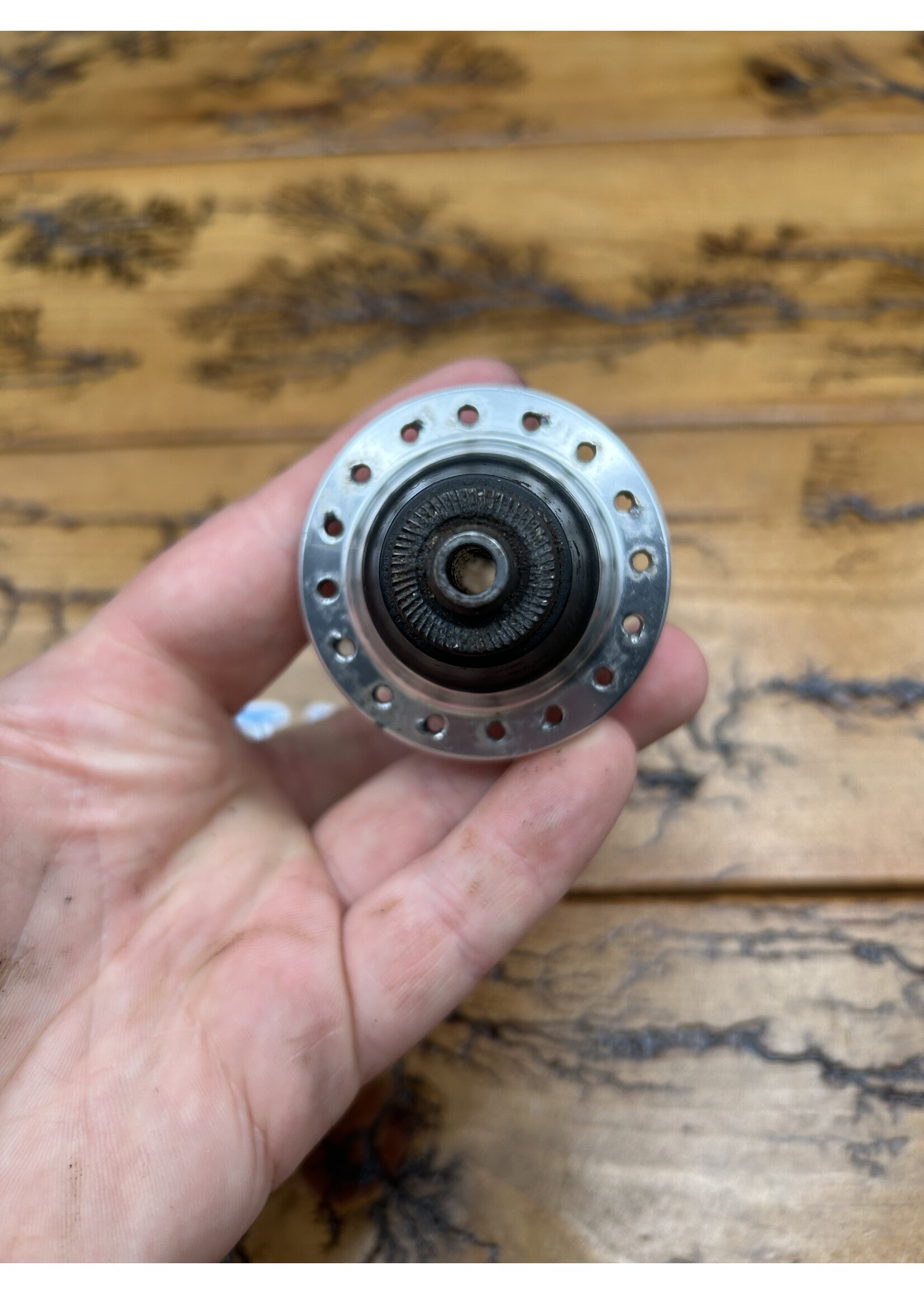SHIMANO Shimano Deore XT M737 32 Hole Rear Hub