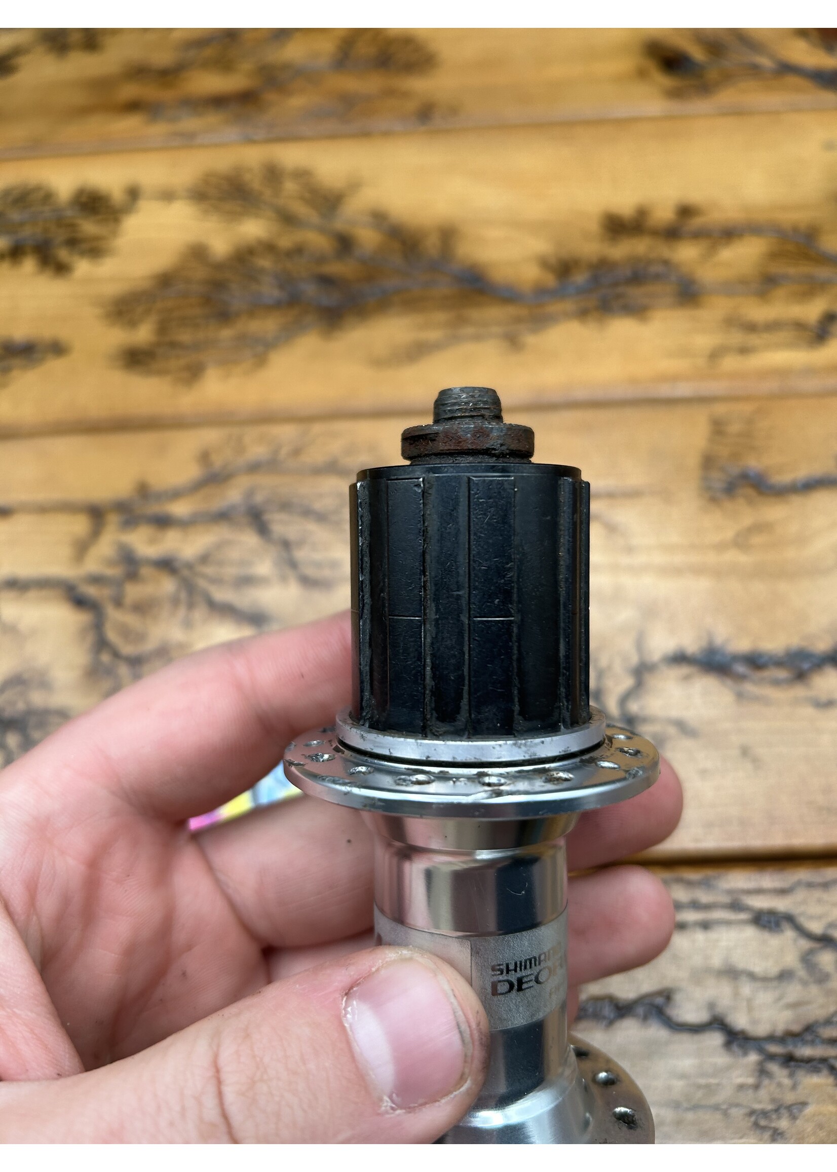 SHIMANO Shimano Deore XT M737 32 Hole Rear Hub