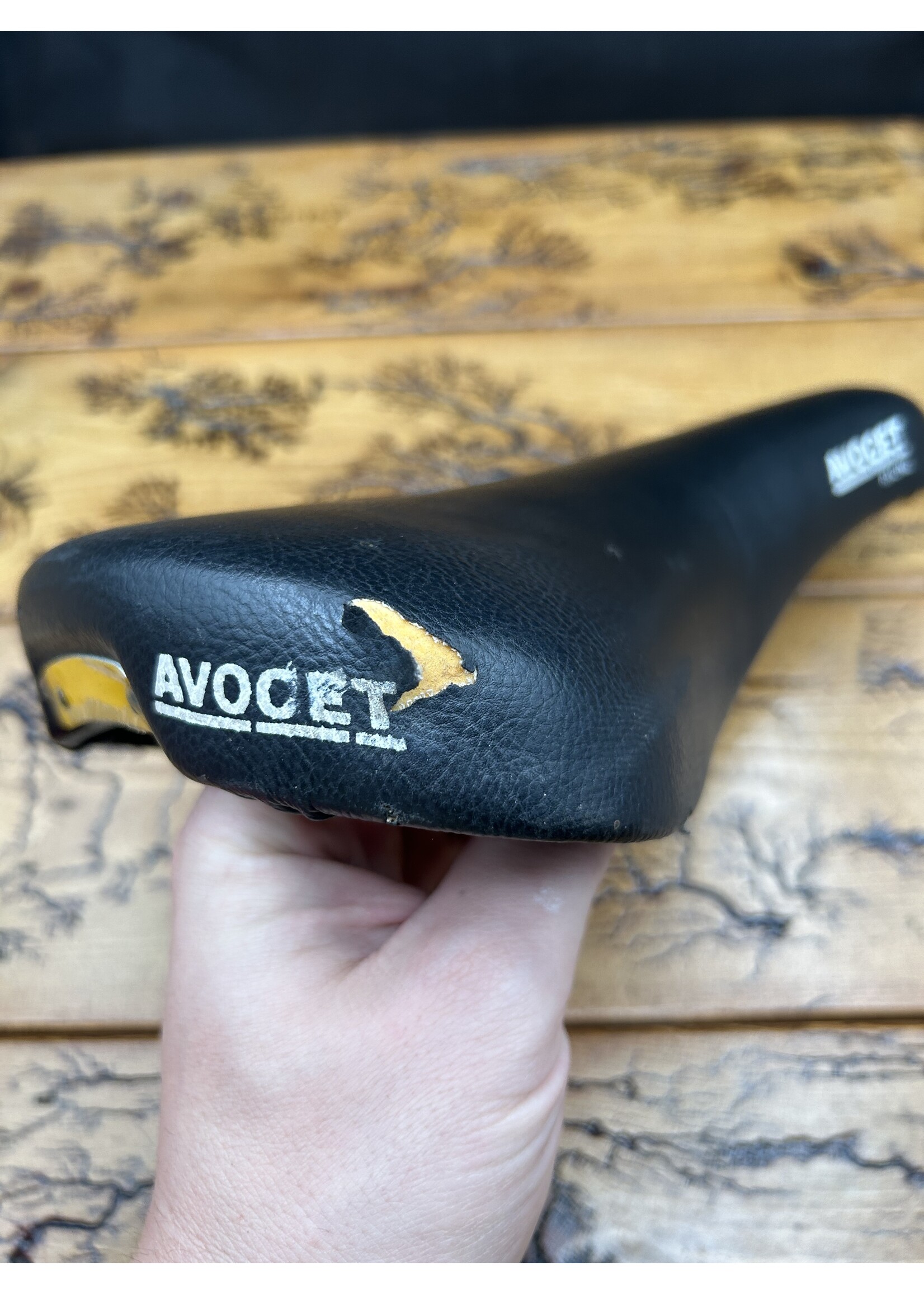 Avocet Racing White Logos Saddle