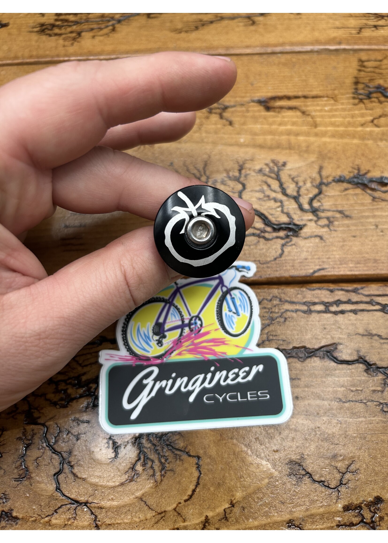 Schwinn Schwinn Homegrown Black Tomato Top Cap and Bolt