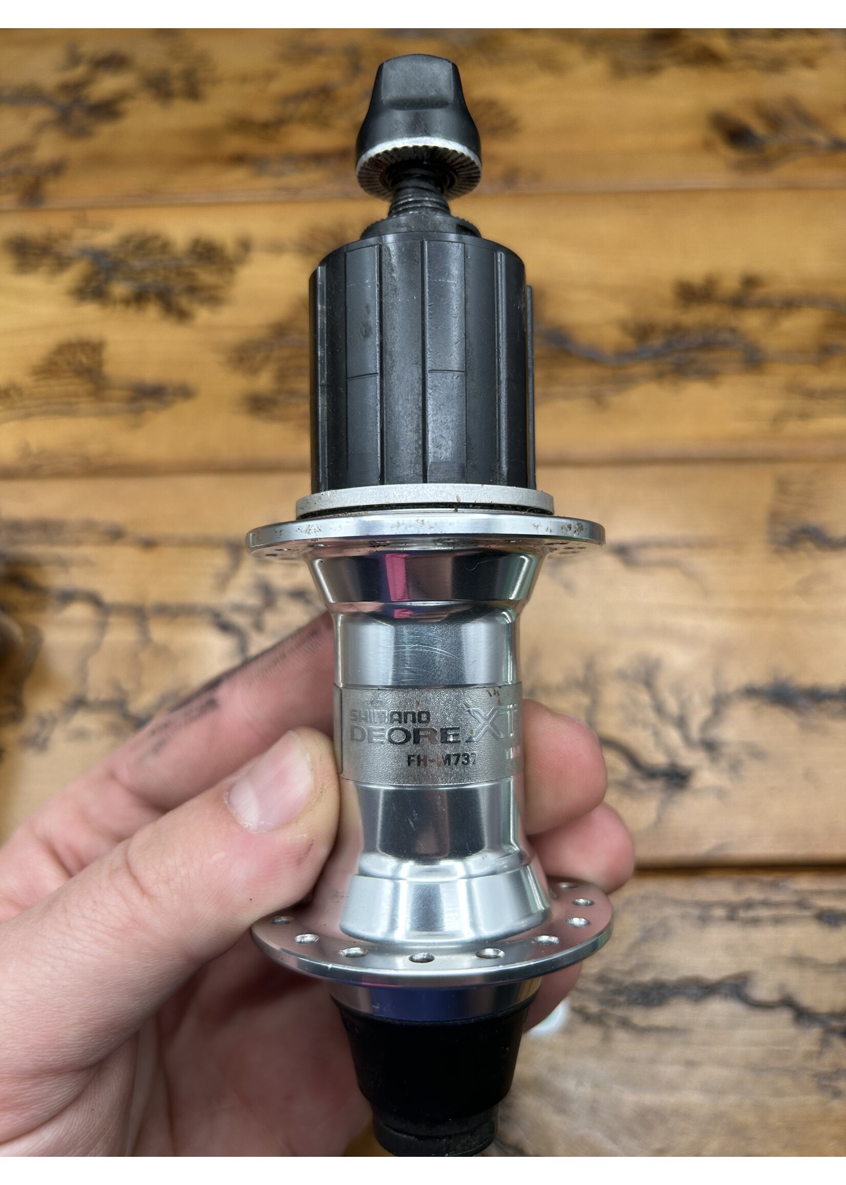 SHIMANO Shimano Deore XT M737 32 Hole Hub Set With Skewers