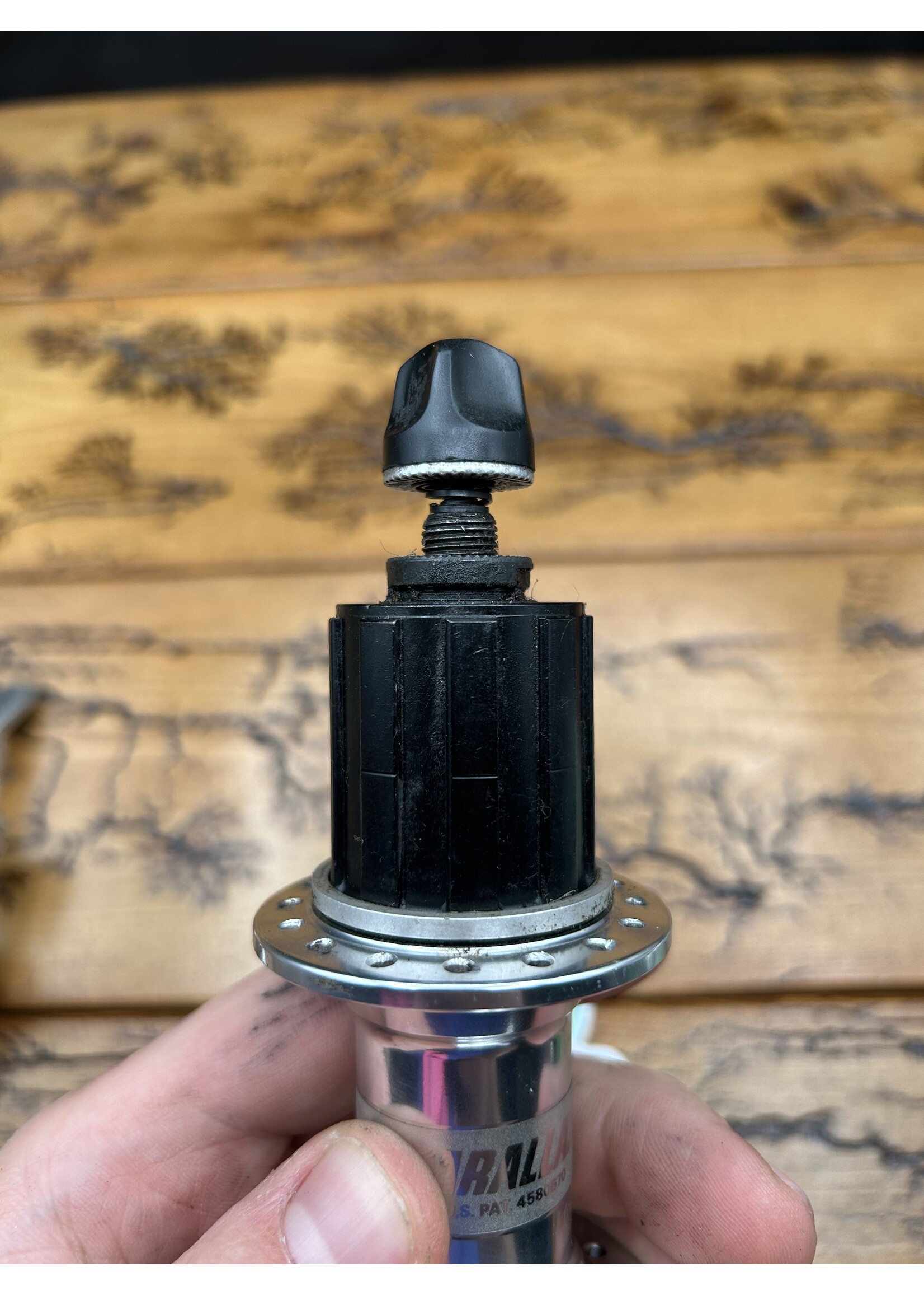 SHIMANO Shimano Deore XT M737 32 Hole Hub Set With Skewers