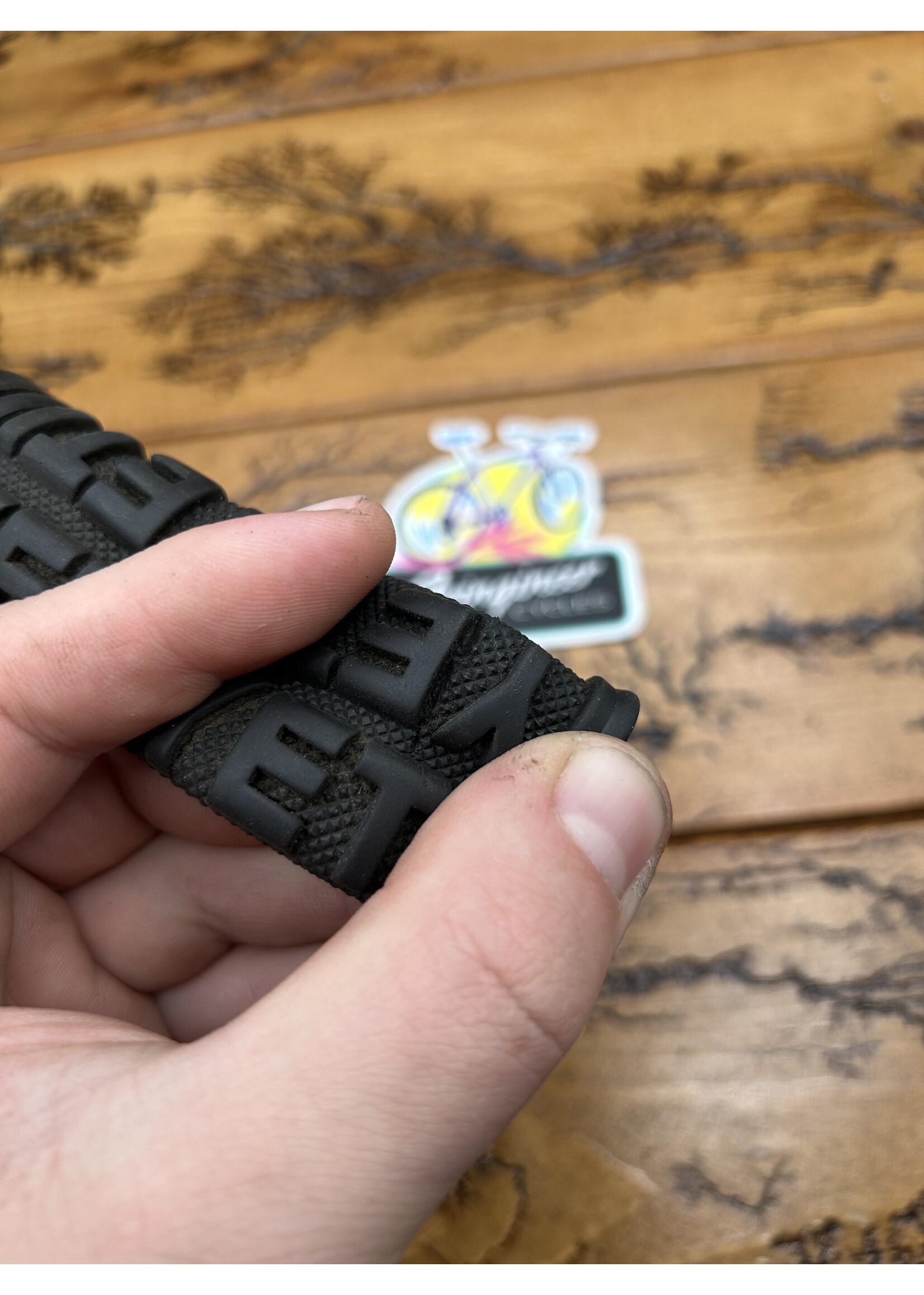 Yeti Yeti Black Grips