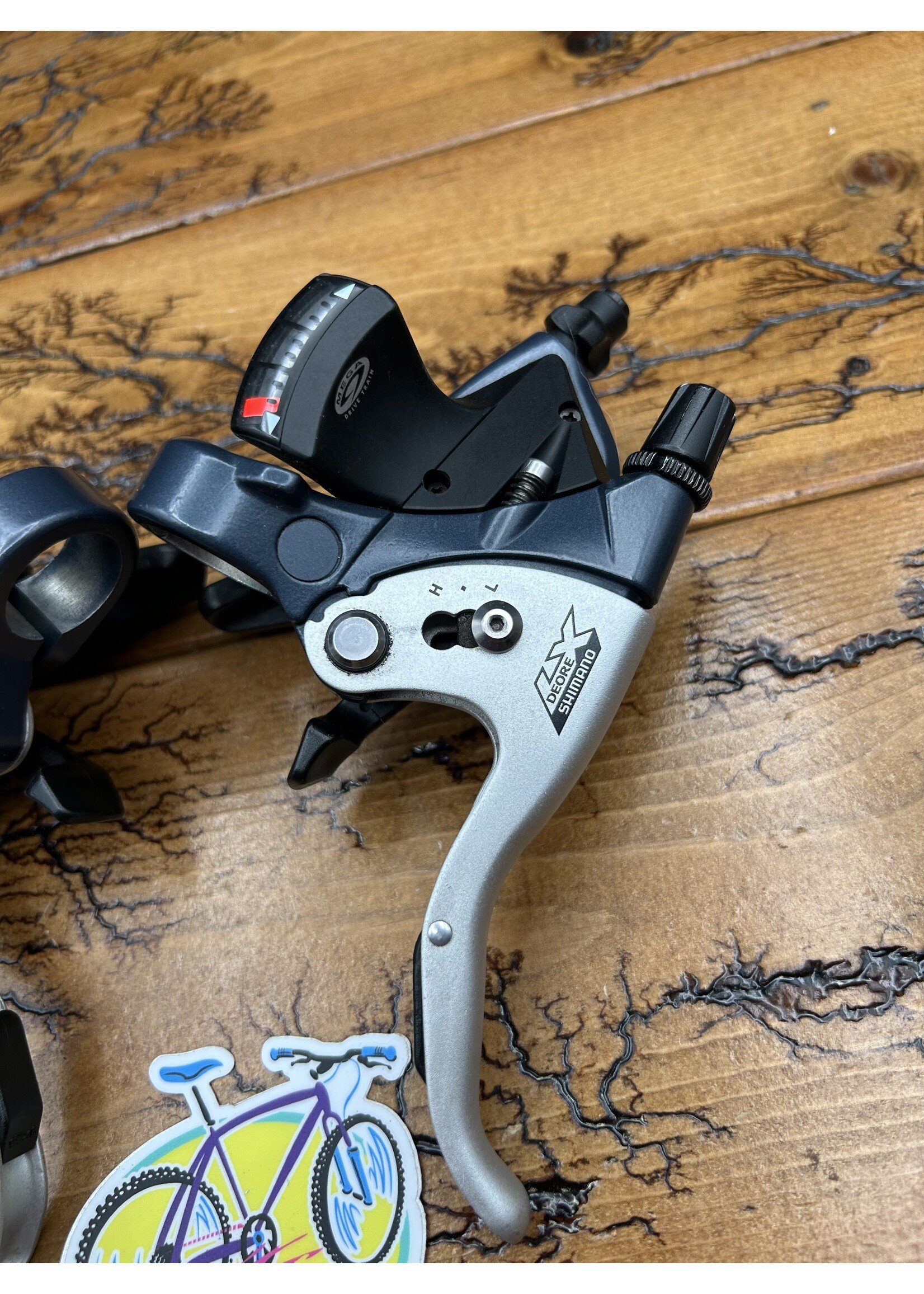 SHIMANO Shimano Deore LX ST-M570 3x9 Shifter Brake Lever Combo