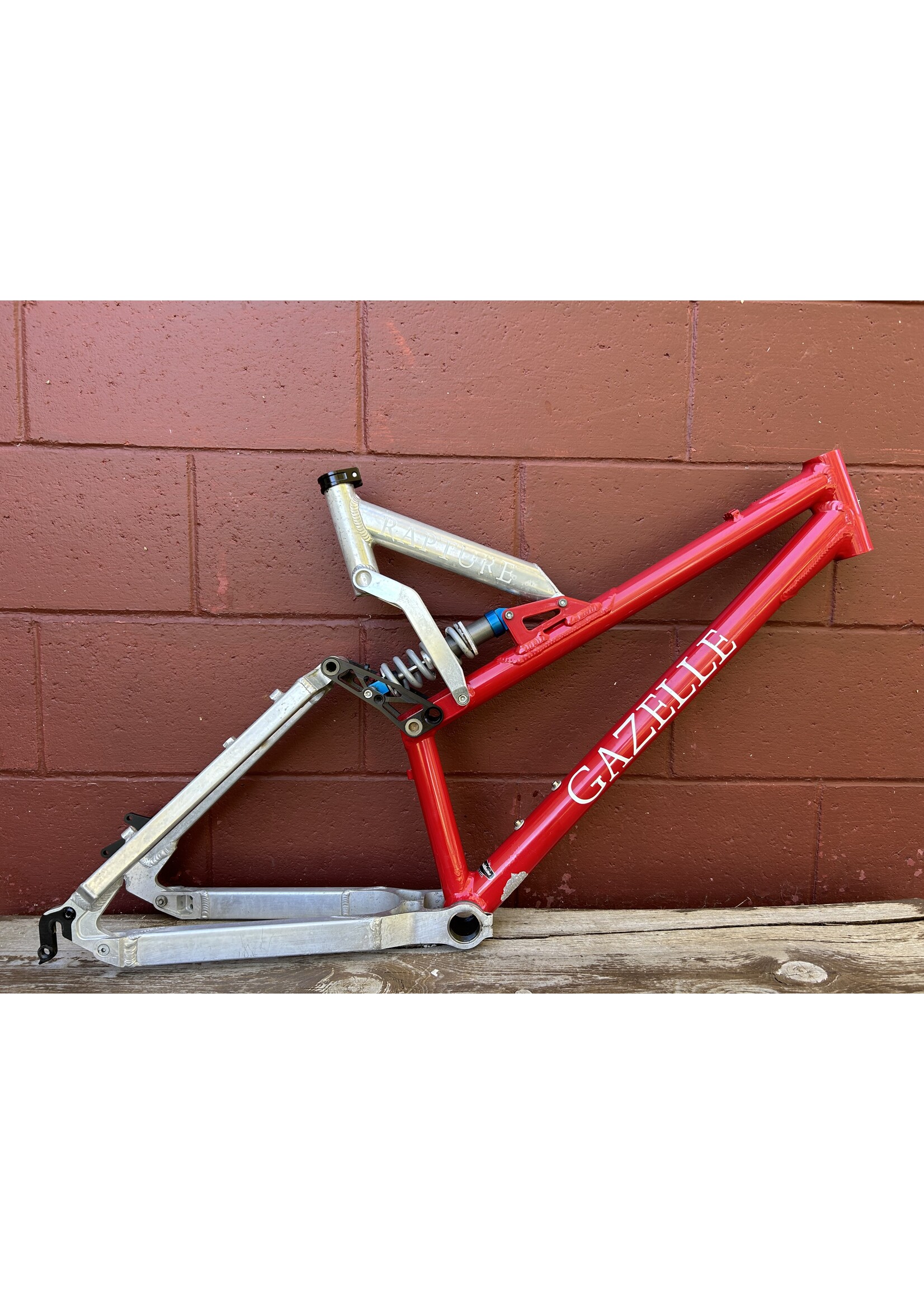 Titus 2000 Medium Titus Custom QuasiMoto Frame