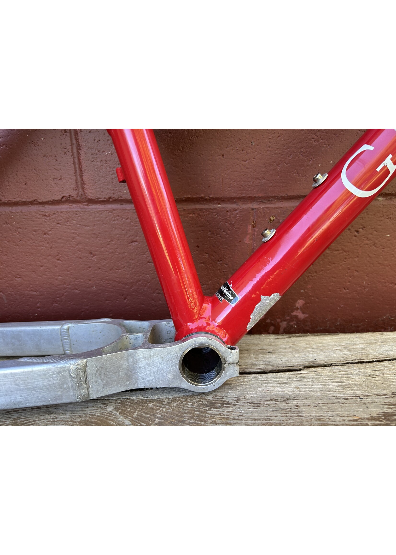 Titus 2000 Medium Titus Custom QuasiMoto Frame