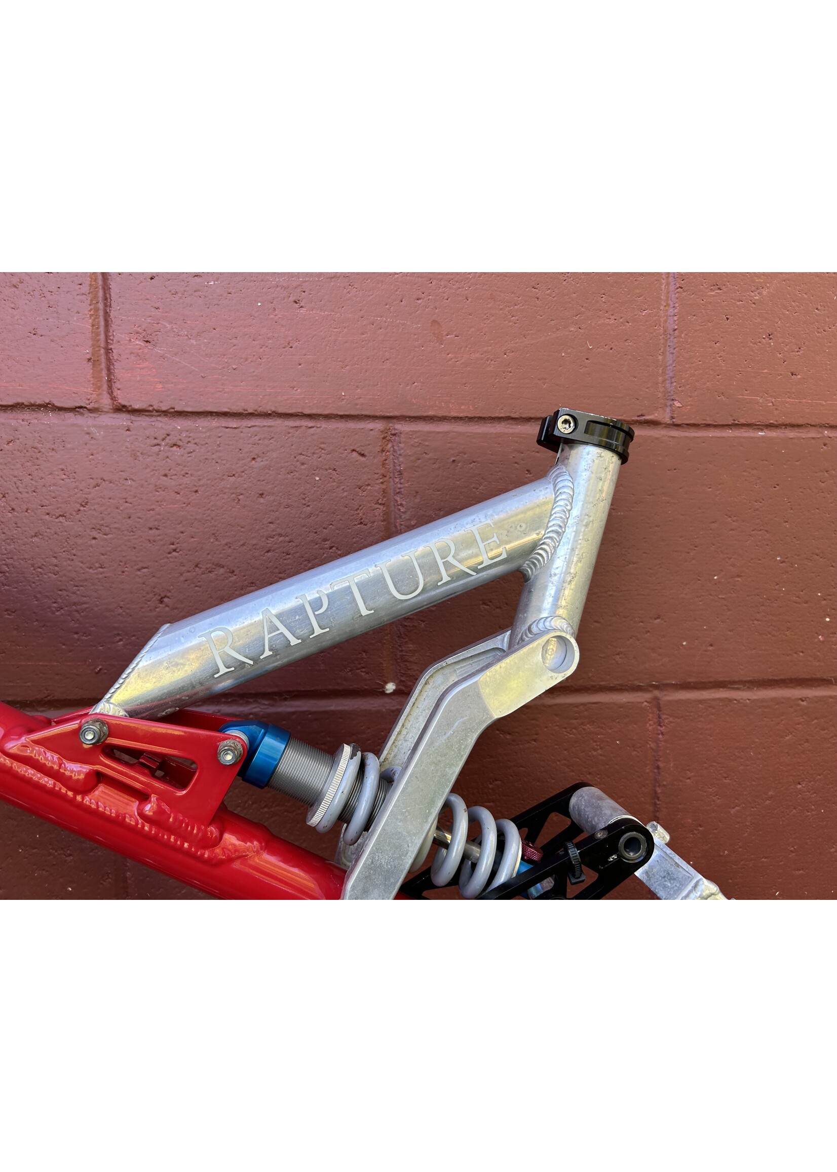 Titus 2000 Medium Titus Custom QuasiMoto Frame