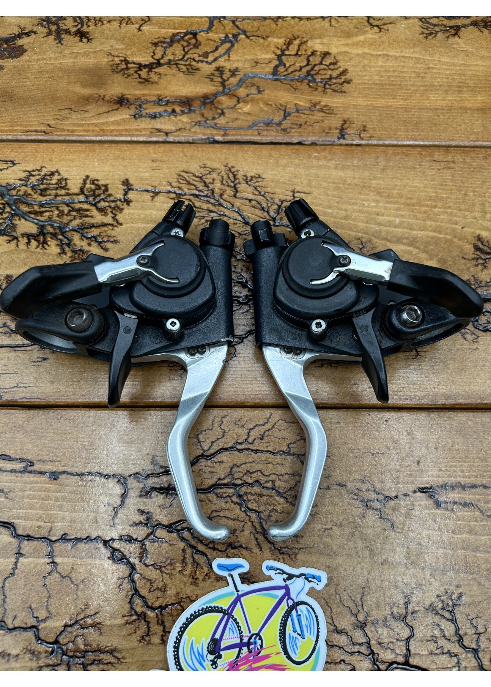 SHIMANO Shimano Deore XT ST-M739 3x8 Speed Shifters and Brake Levers