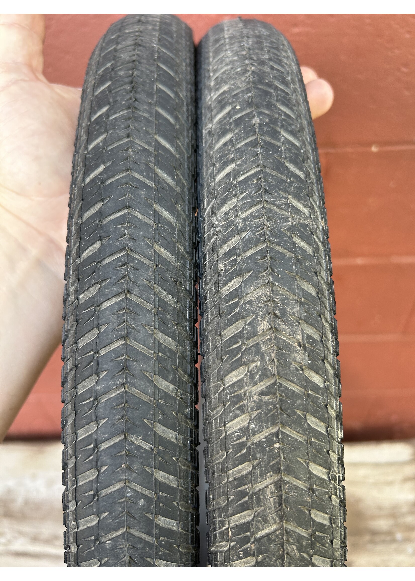 Maxxis DTH 26x2.15 Folding Bead Tires Set of 2